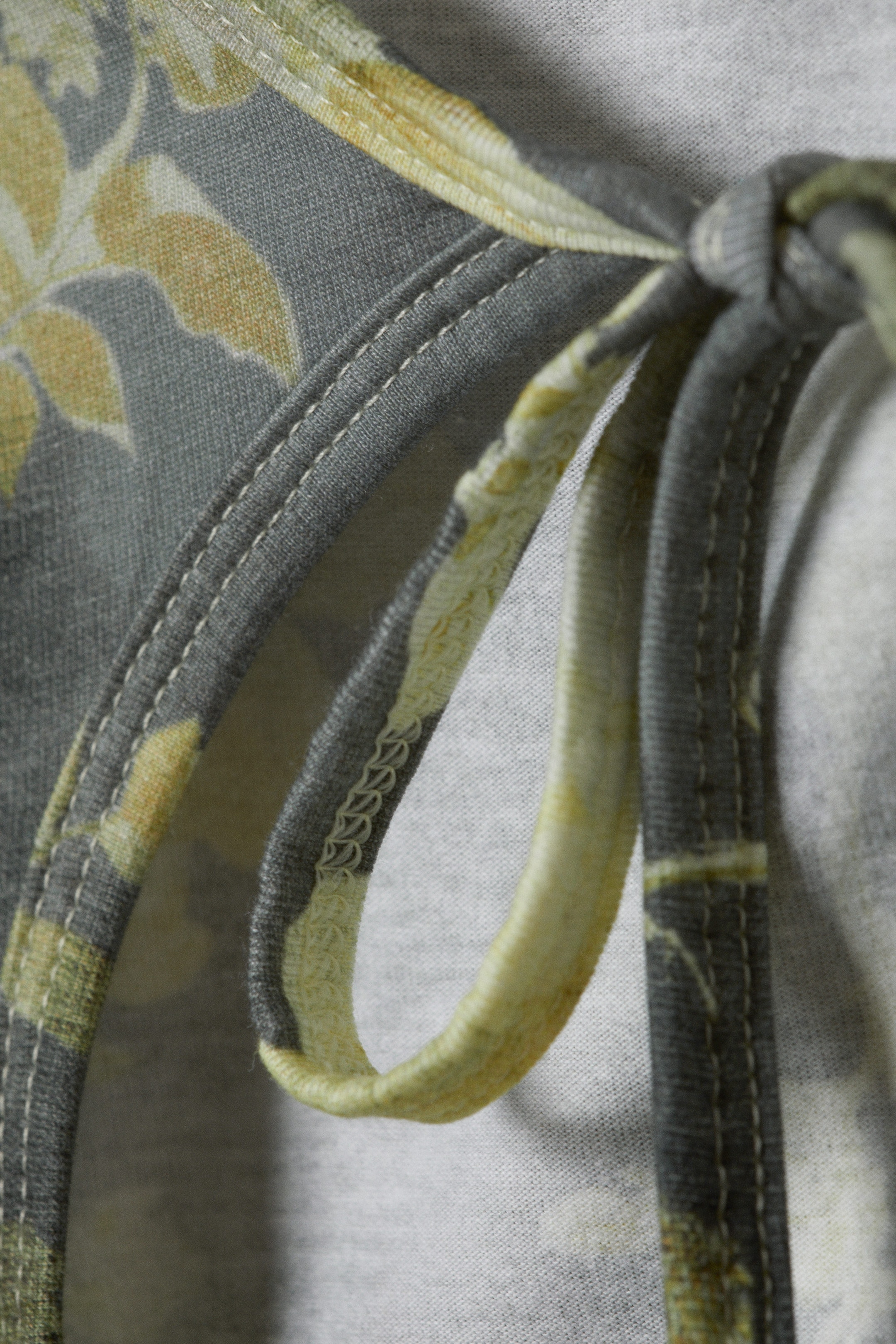 Dunkelgrau - Schmutzige Blumen - Tanktop aus Baumwolle mit Schnürung vorne - 1