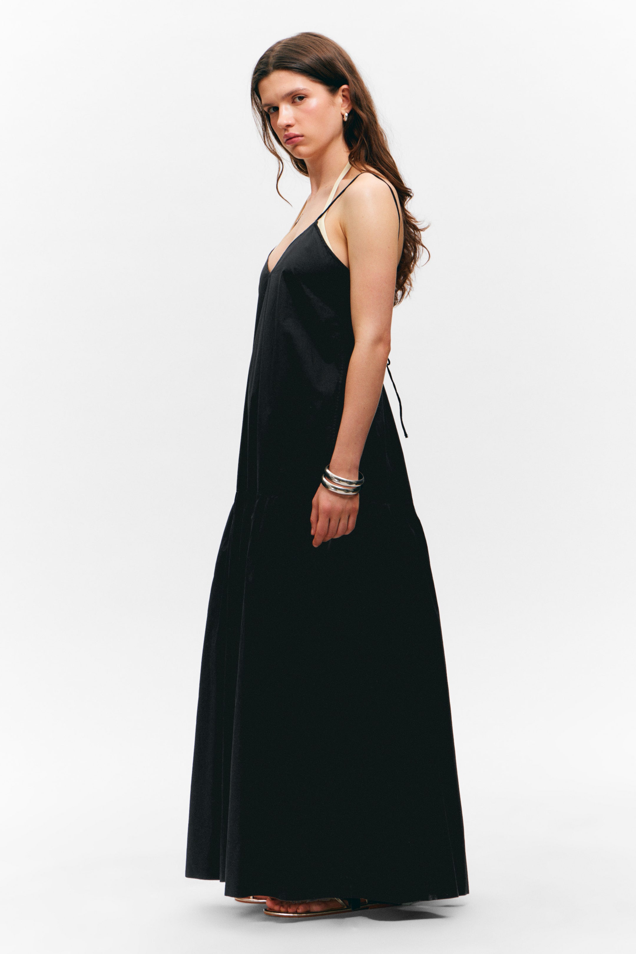 Schwarz - Abgestuftes Maxikleid aus Baumwollpopeline - 1