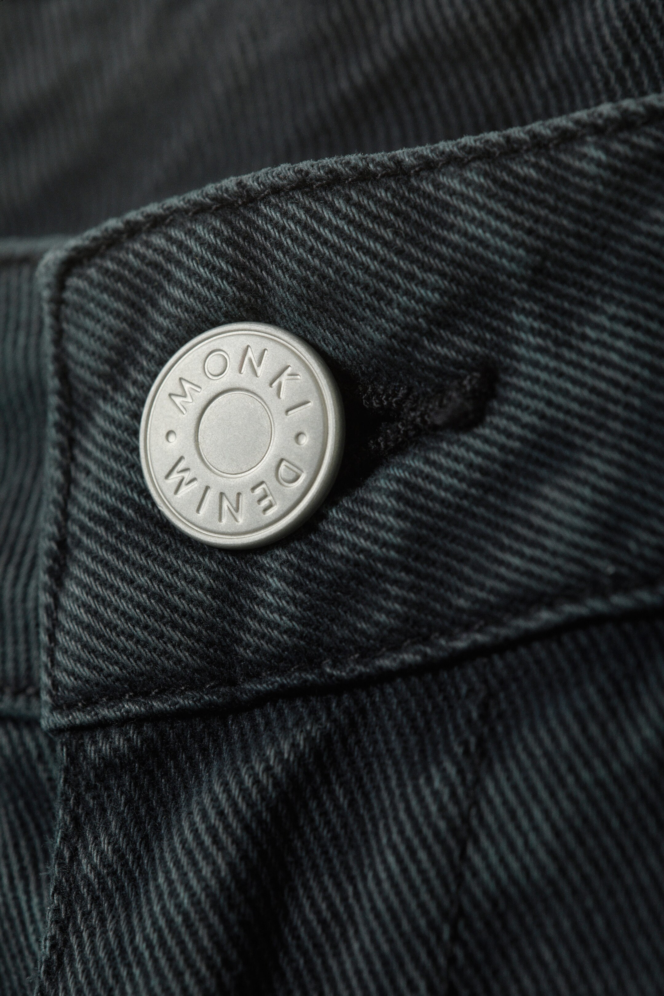 Washed Black - Lediga lågmidjade cargobyxor i twill - 1