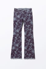 Blau mit Blumenmuster - Twill-Hose mit niedriger, ausgefranster Taille - 0
