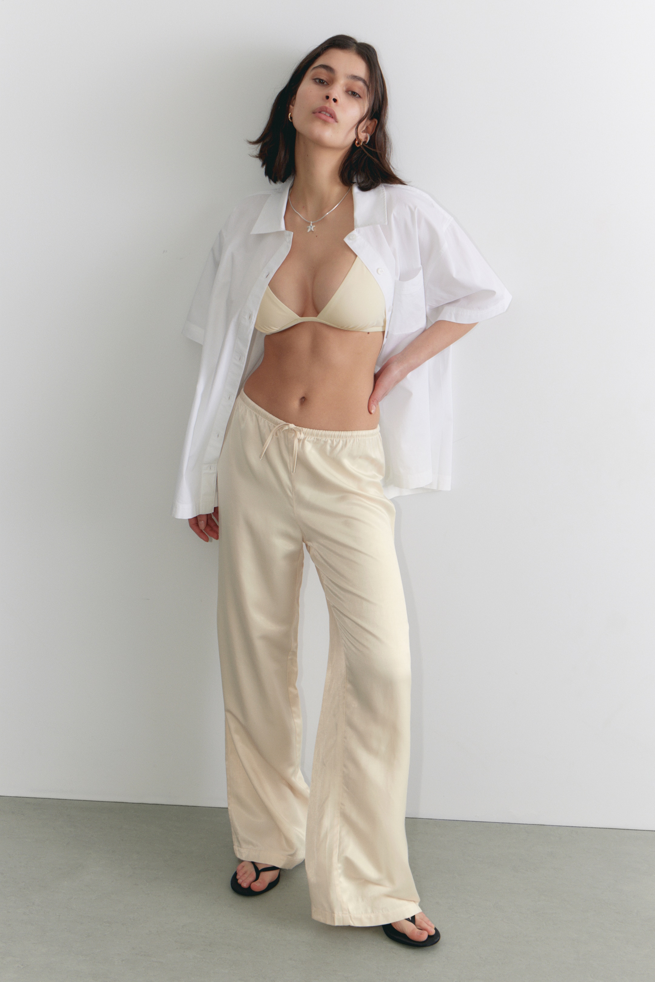 View larger image: Low-Rise Relaxed Pull-on Trousers - Dusty White - Ladies | H&M GB 1