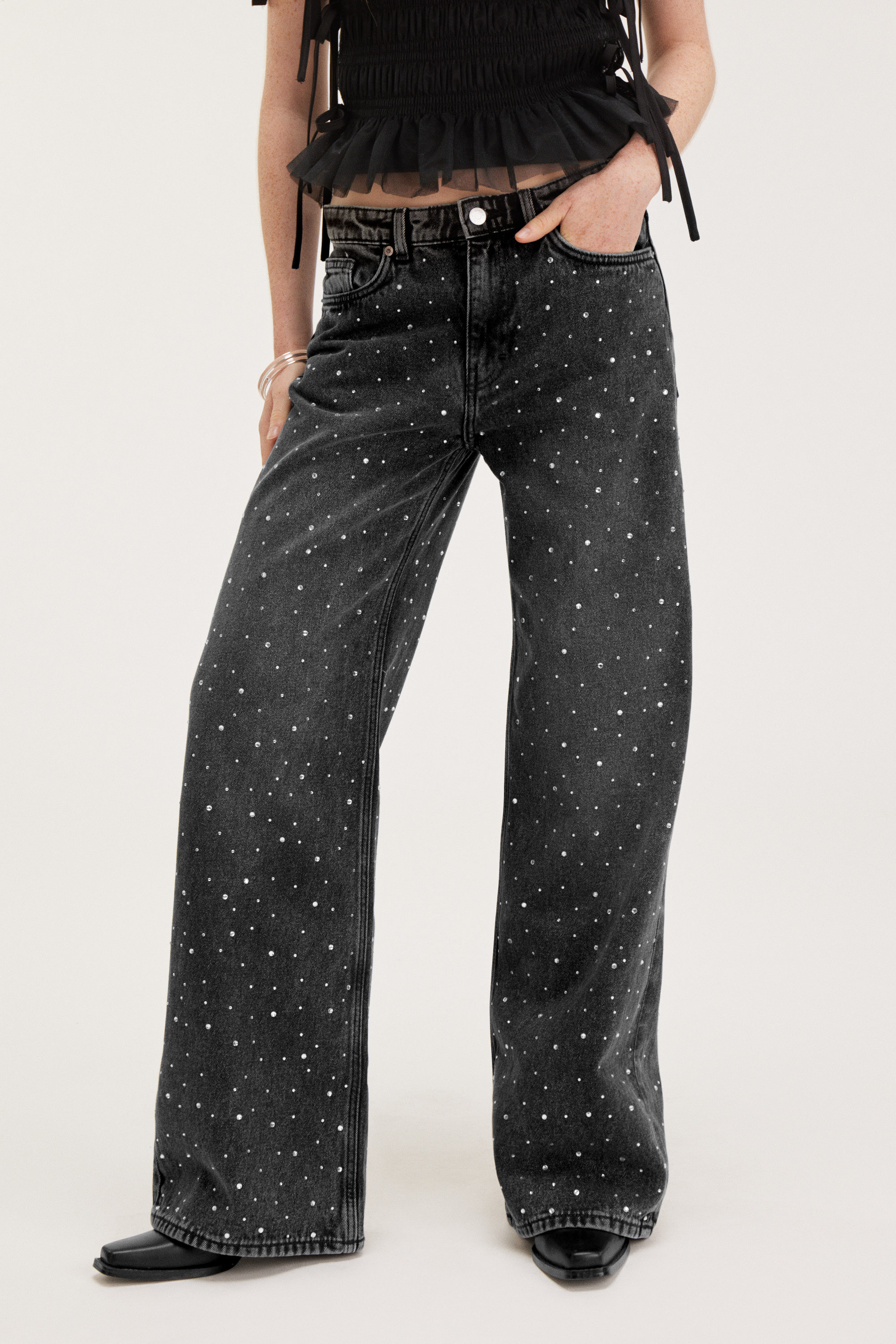 Zwart met versiering - Paz versierde rechte jeans met halfhoge taille - 1