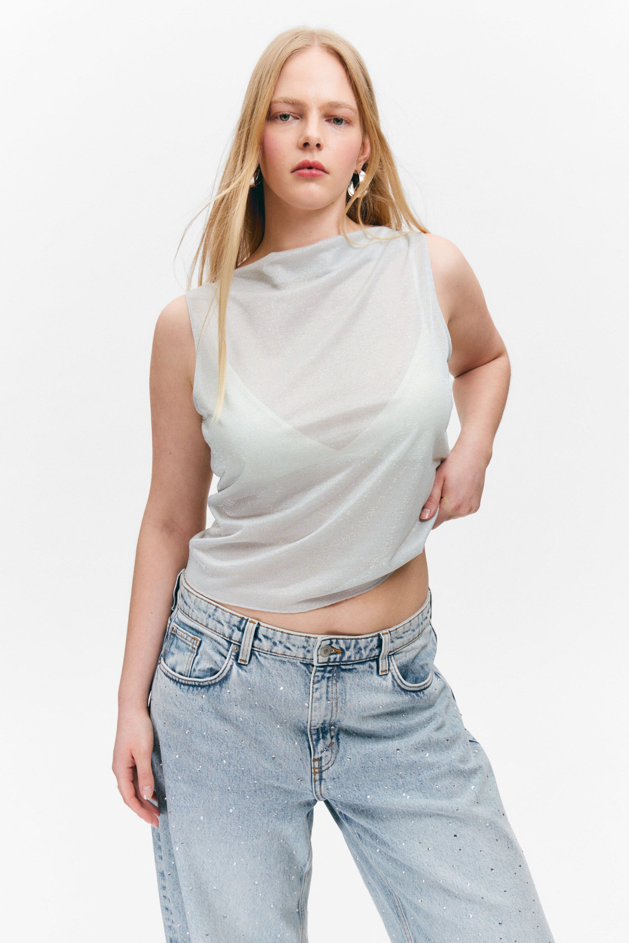 Hellgrau glitzernd - Ärmelloses Tanktop mit U-Boot-Ausschnitt - 0