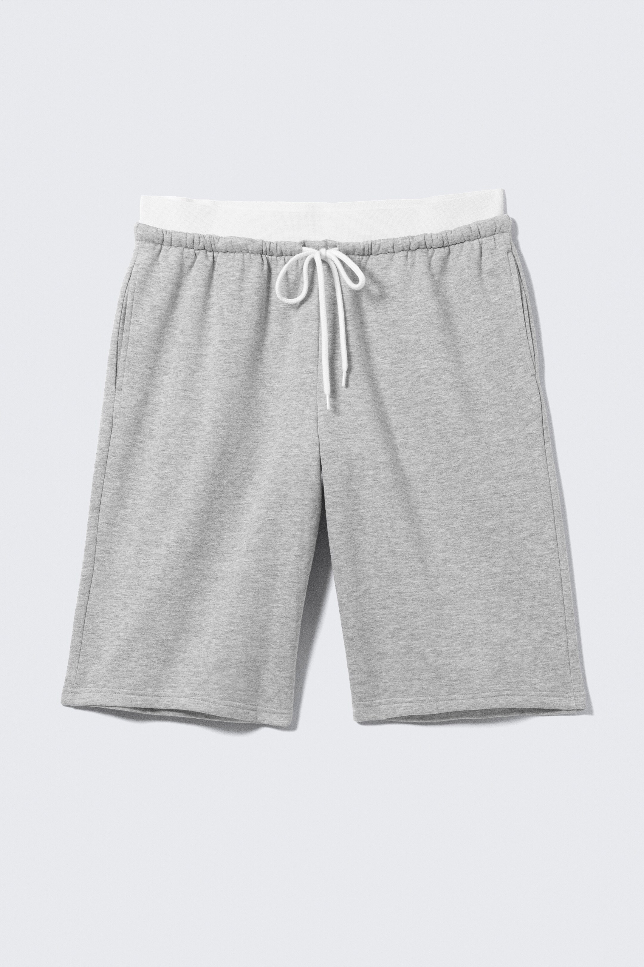 Visa större bild: Avslappnade bermudashorts med låg midja - Grå/Melange - DAM | H&M SE 4