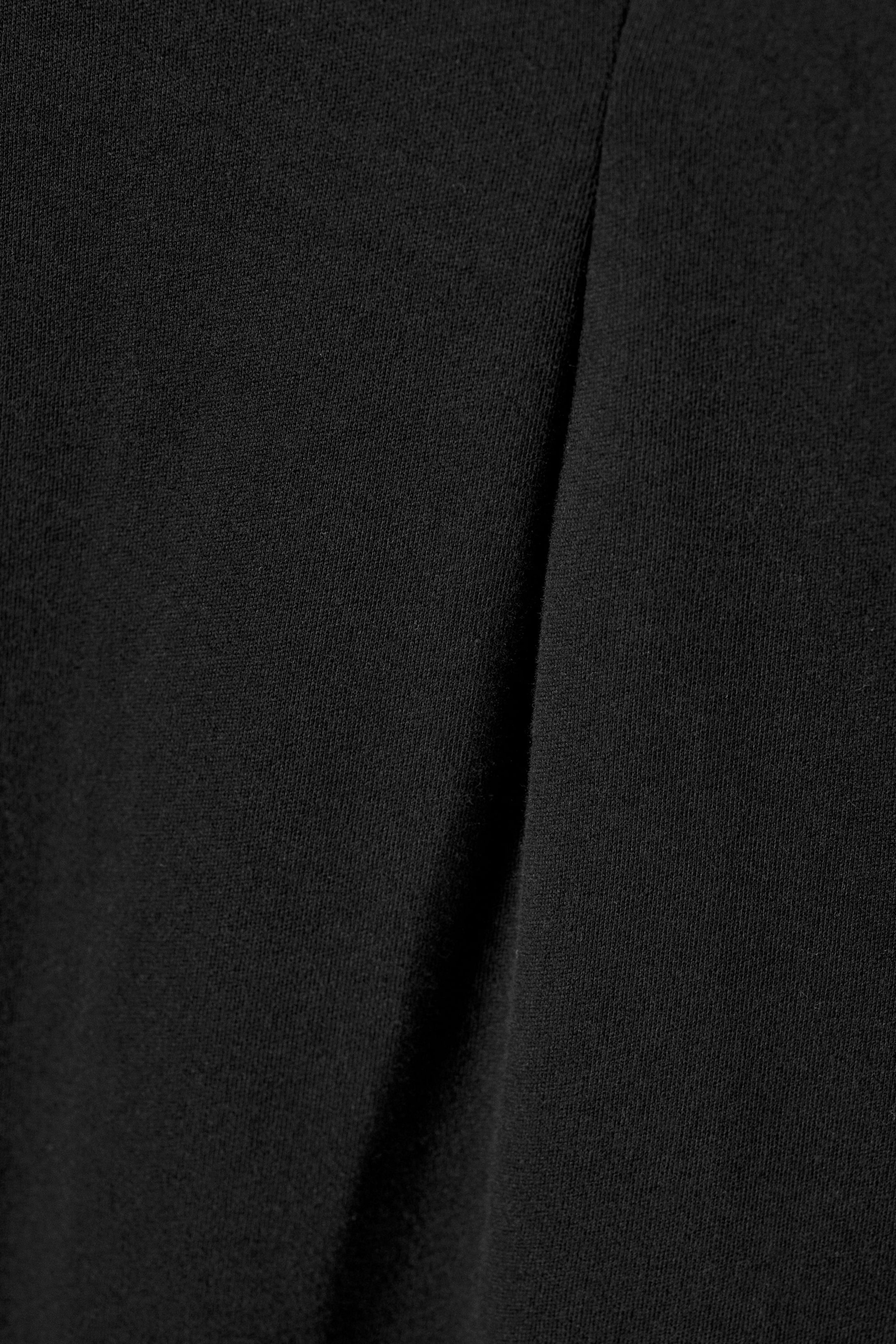 Svart - Kort strukturerad T-shirt-klänning - 1