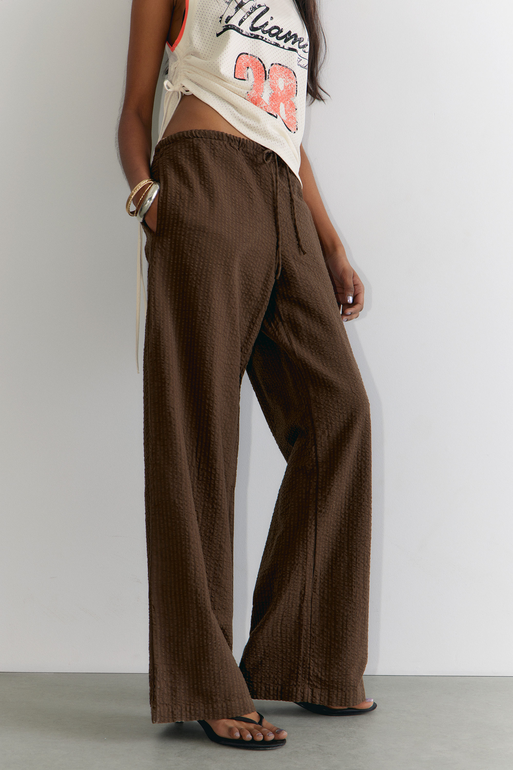 Dark Brown - Low-Rise Relaxed Pull-on Trousers - 2