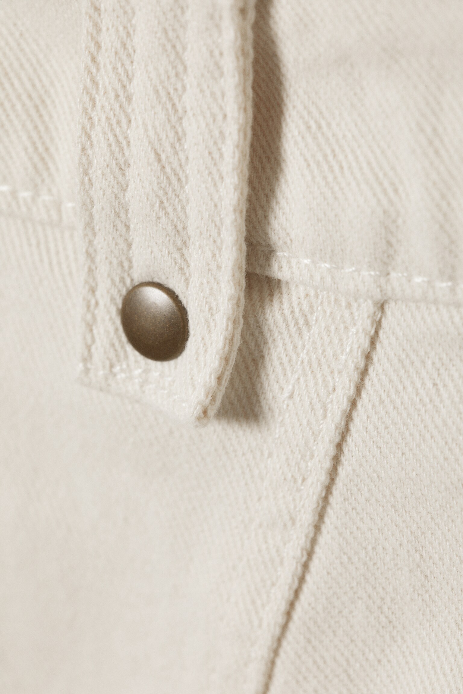 Ausgefranster, asymmetrischer Minirock aus Twill - Cremeweiß/Khakigrün - 5