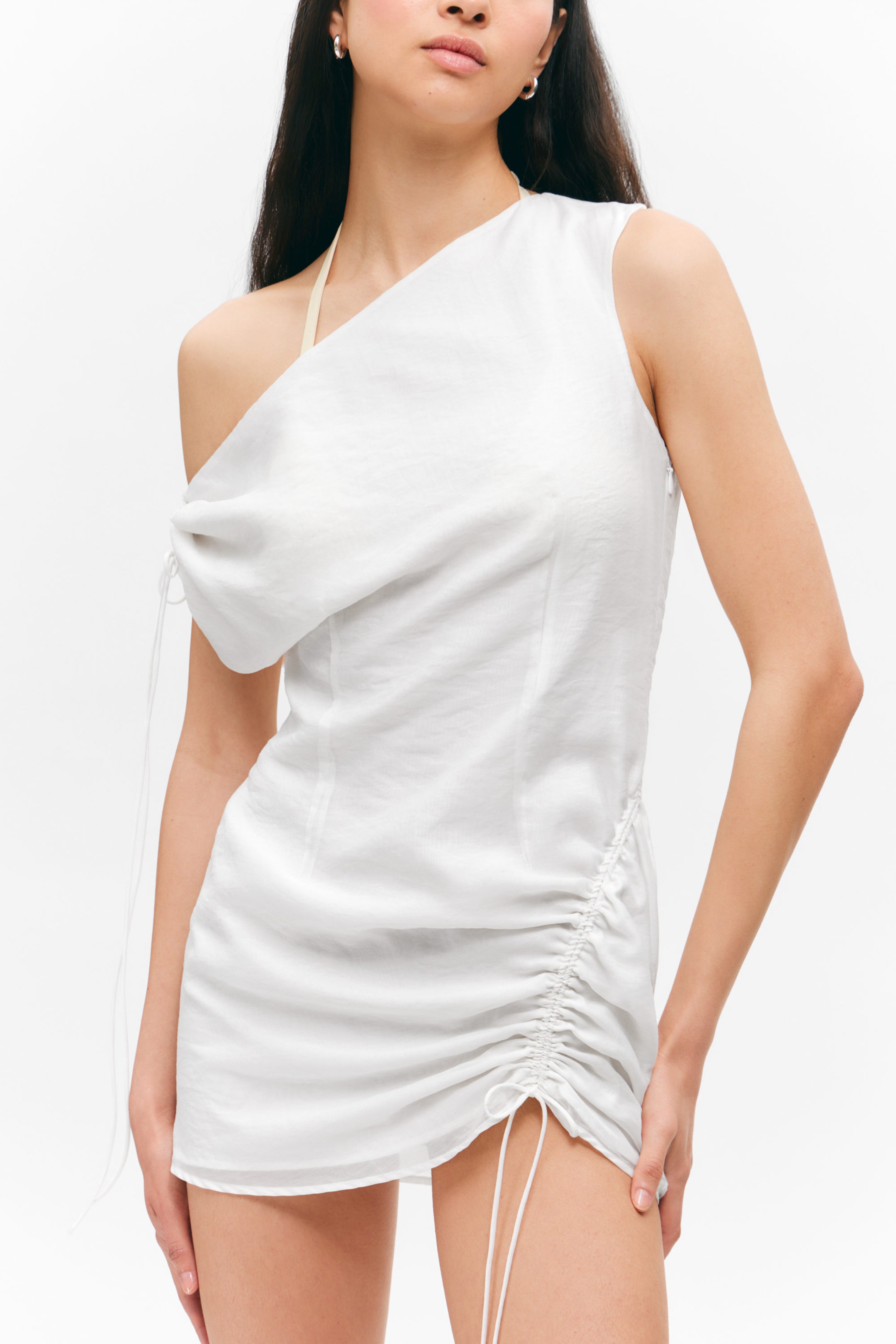 Cremeweiß - Asymmetrisches drapiertes Minikleid - 2