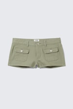 Helles Khakigrün - Mini-Shorts mit Utility-Taschen - 3