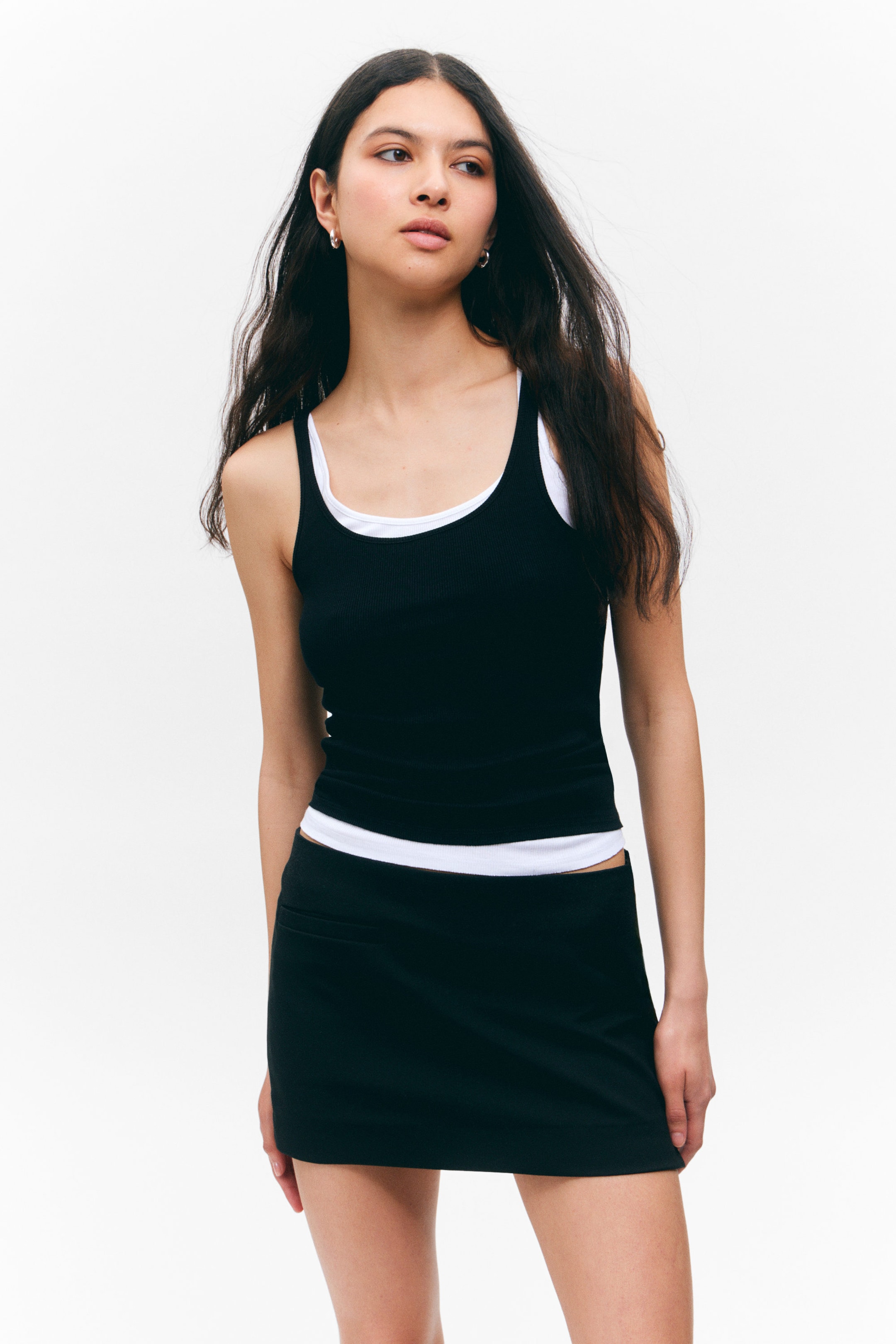 Zwart - Elegante mini-rok met lage taille - 2