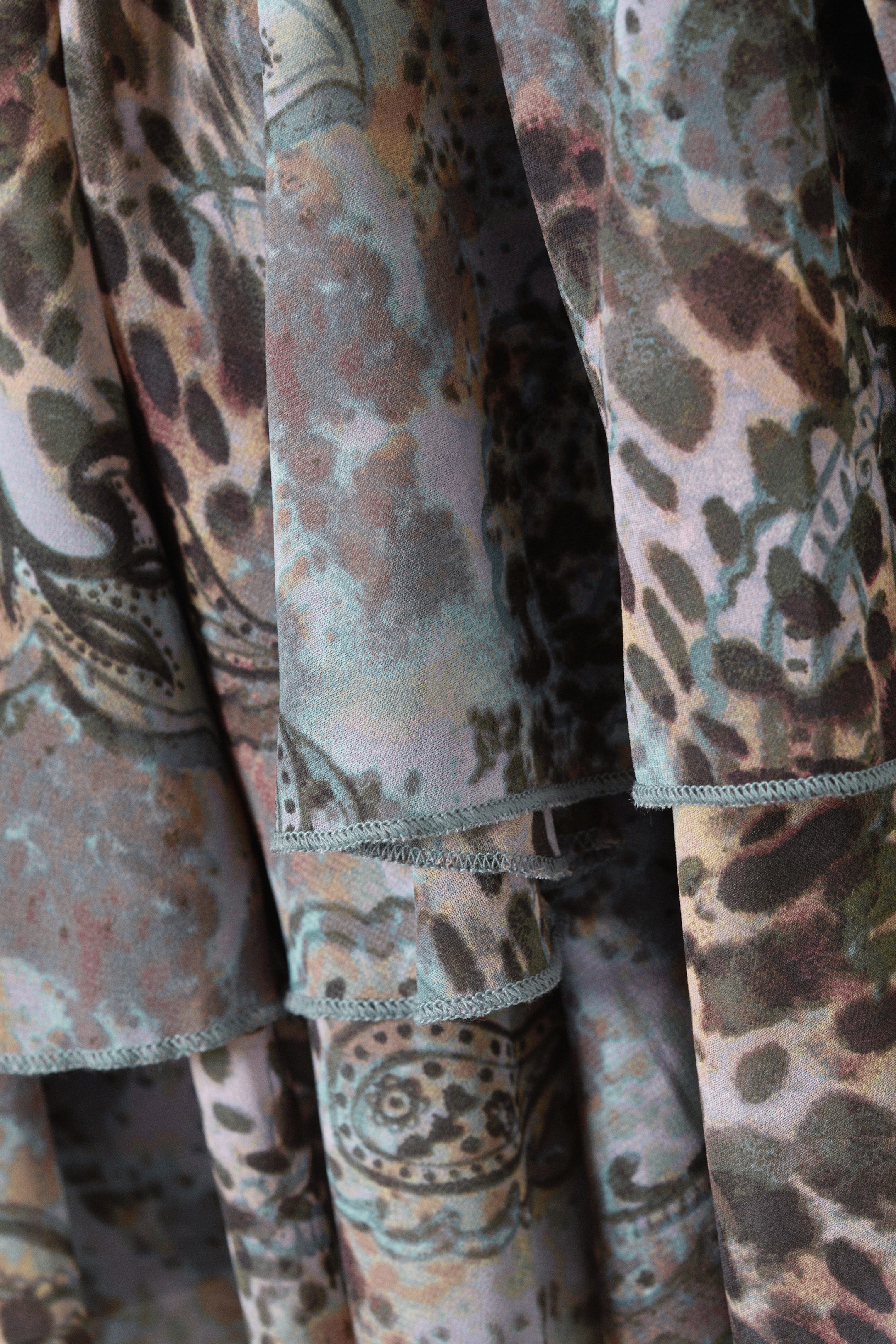 Leoparden-Paisly-Muster - Minirock mit Rüschen - 1