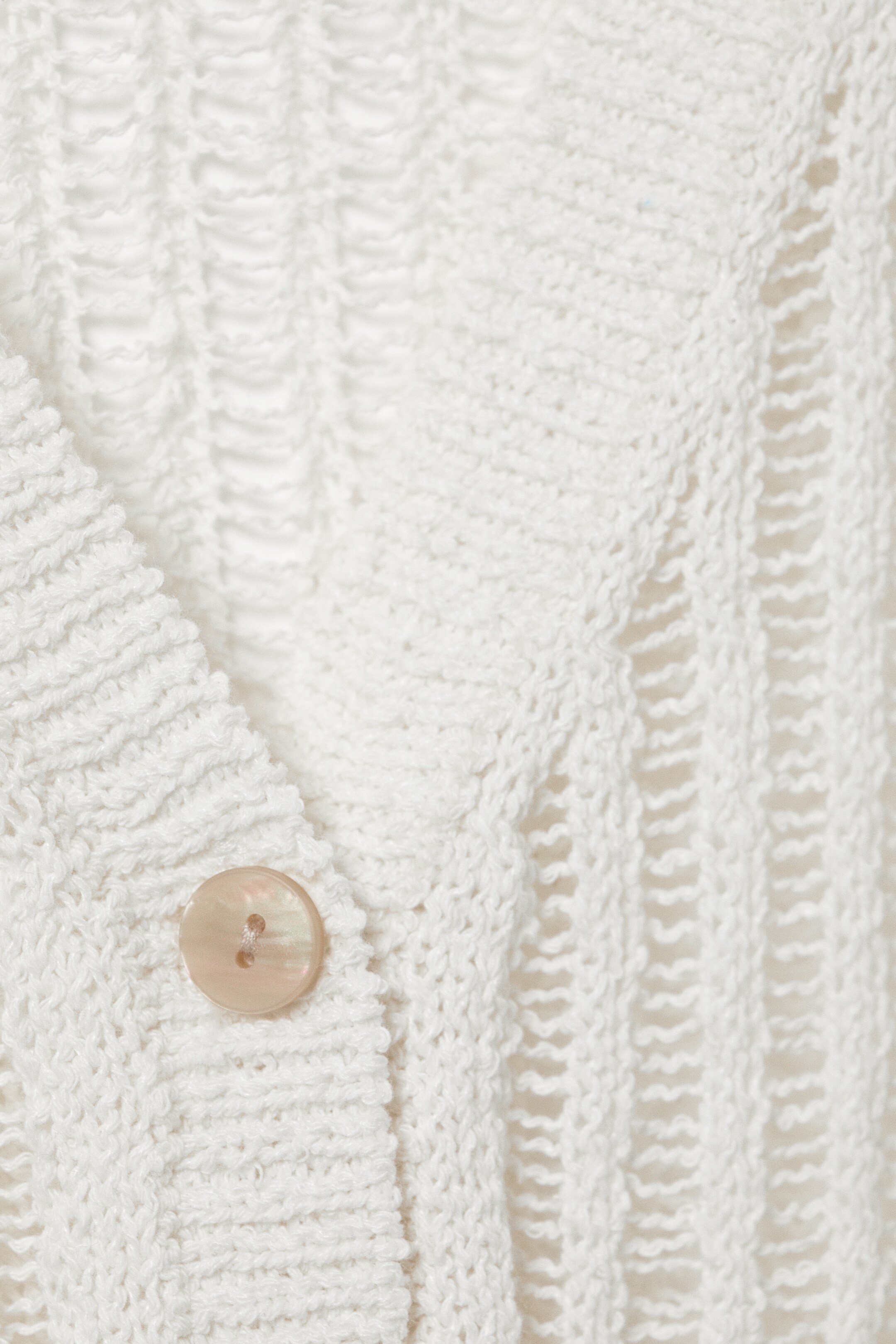 Größeres Bild ansehen: Maxi-Cardigan aus offenem Strick mit V-Ausschnitt - Weiß - Ladies | H&M DE 6
