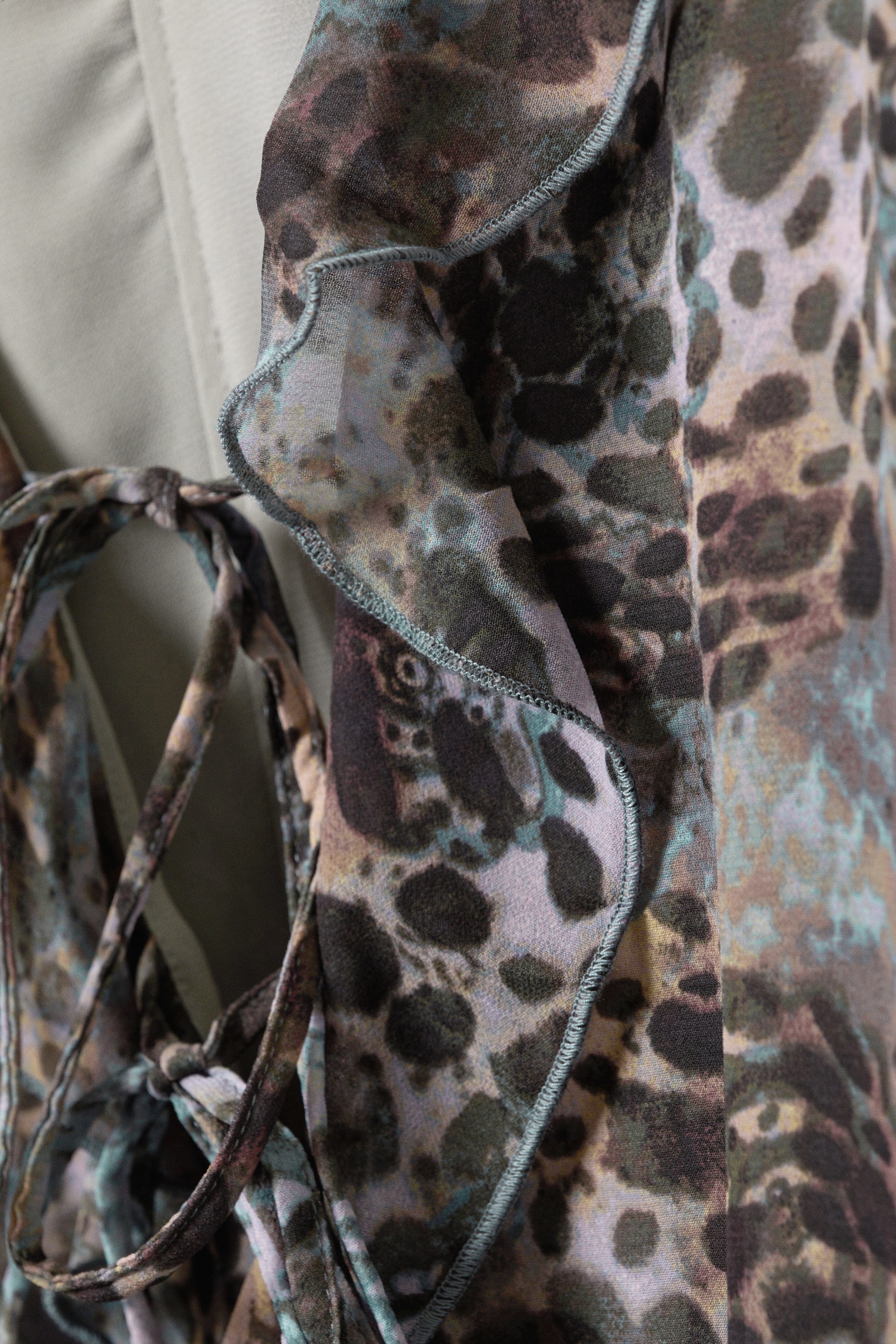 Leopard-Paisly Pattern - Frilled V-neck Mini Dress - 2