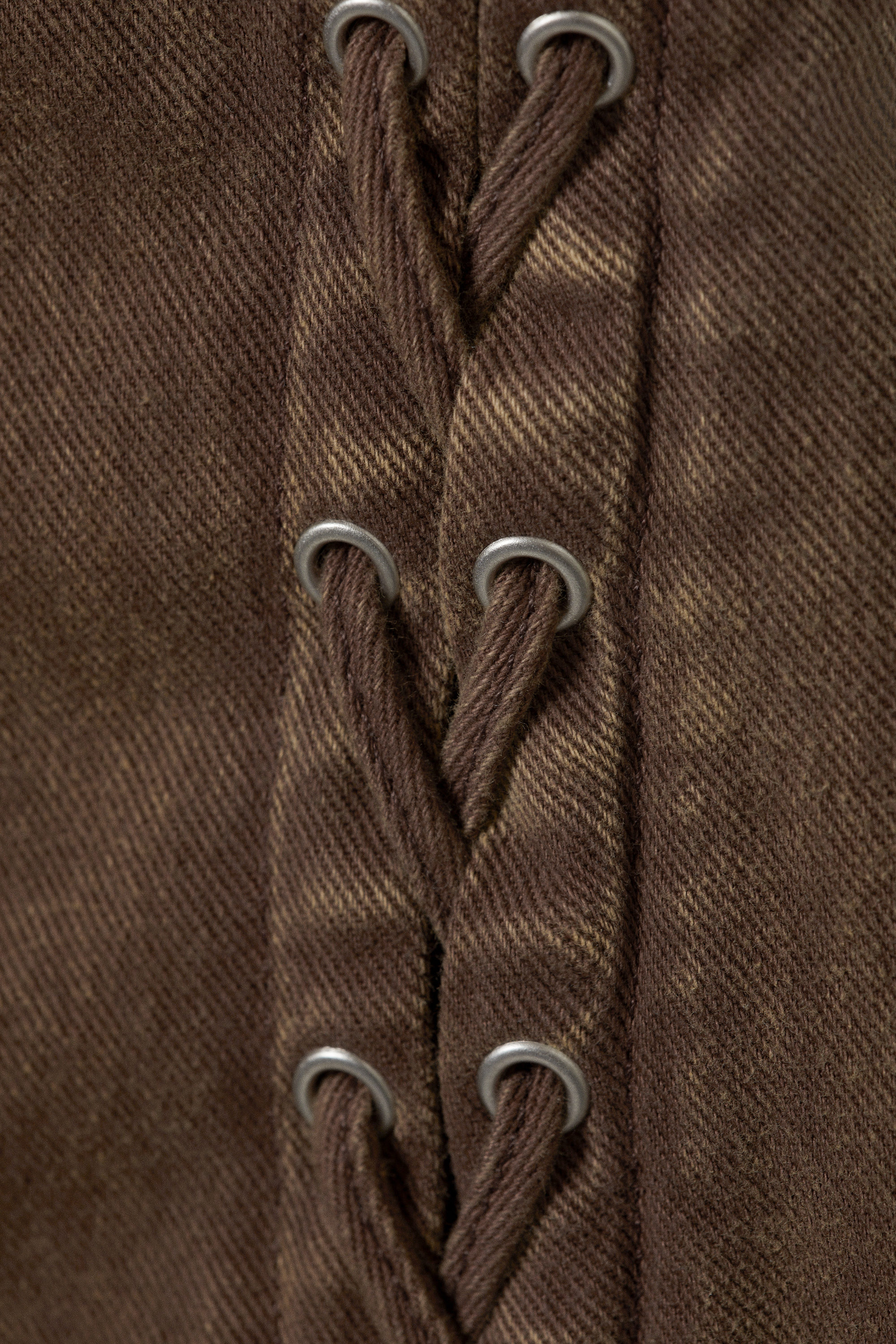 Gewaschenes Dunkelbraun - Ärmelloses Minikleid zum Schnüren - 6