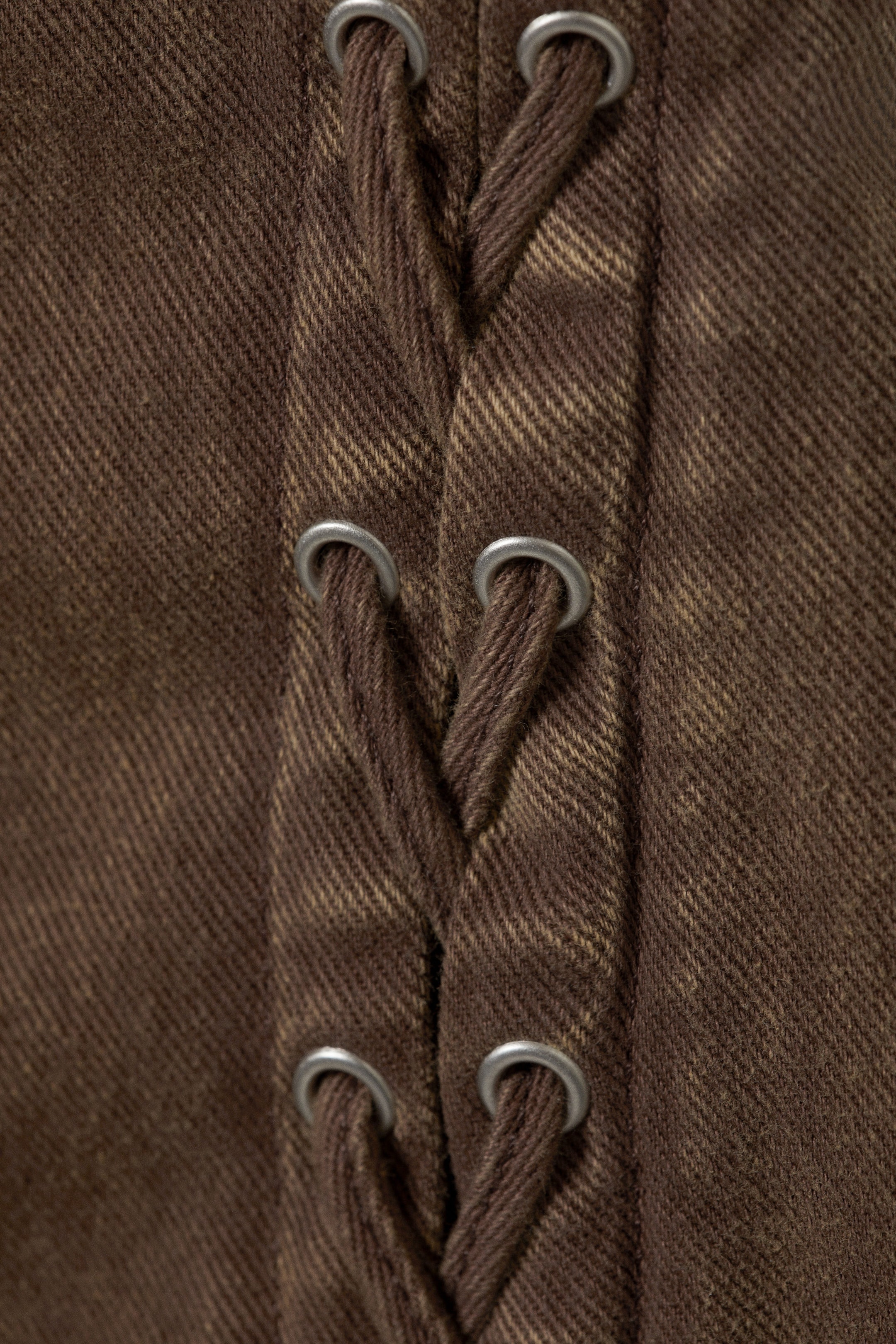 Gewaschenes Dunkelbraun - Ärmelloses Minikleid zum Schnüren - 2