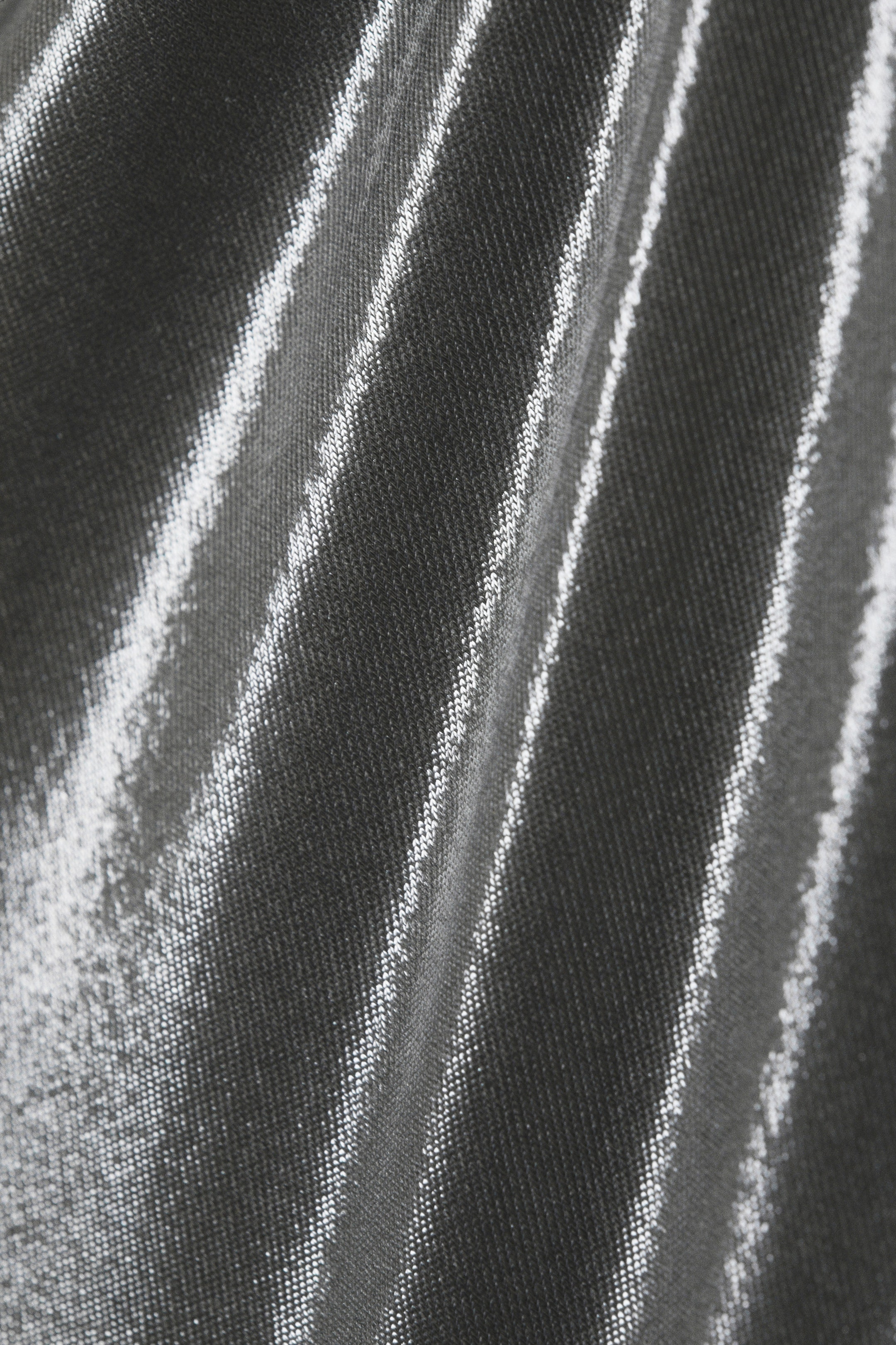 Glänzendes Grau - Superweiches ärmelloses Top mit U-Boot-Ausschnitt - 1