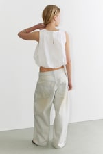 Weiß - Ärmelloses Popeline-Top mit Ballonsaum - 2