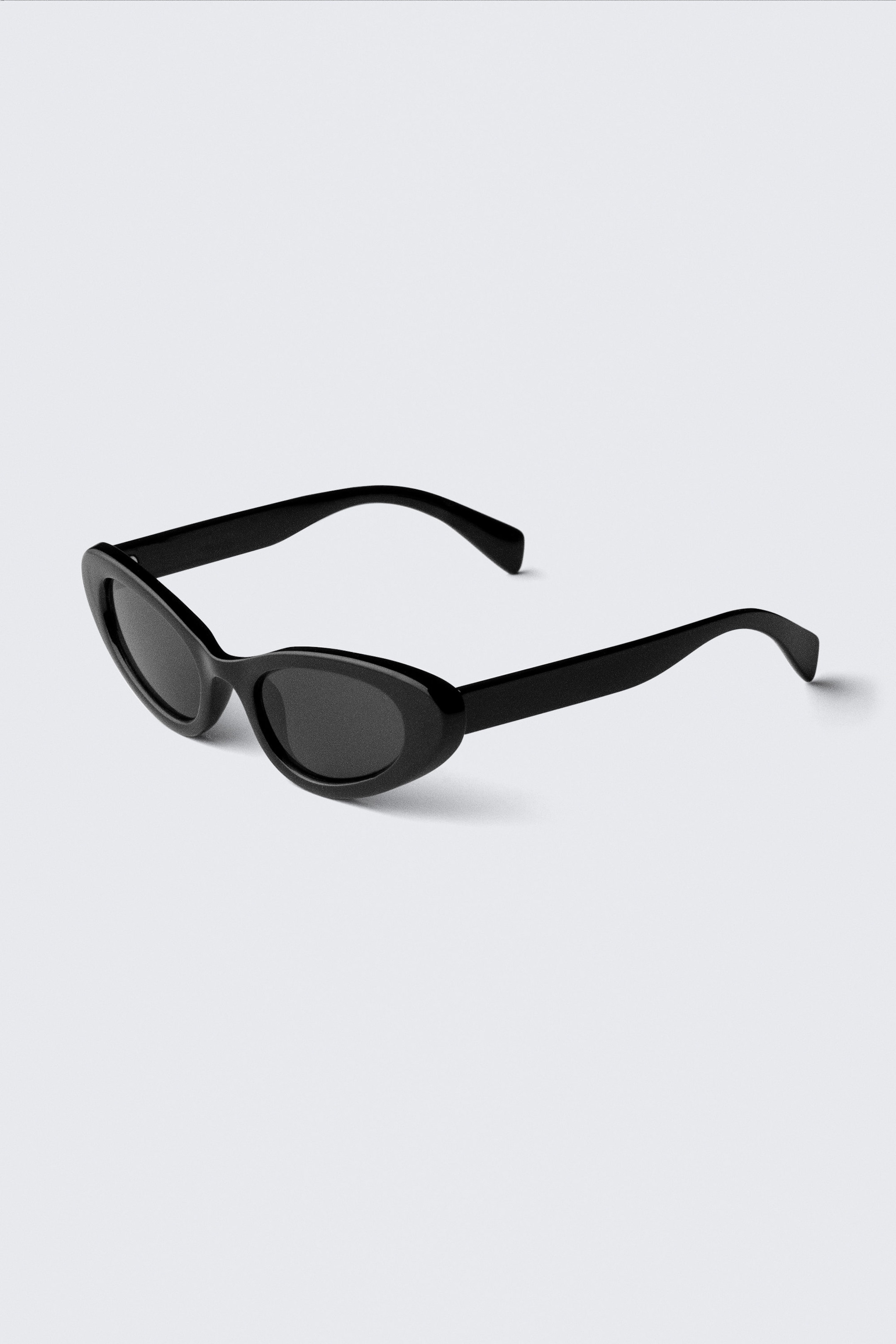 Schwarz - Schwarze Gläser - Cat-Eye-Sonnenbrille mit geschwungenen Bügeln - 3