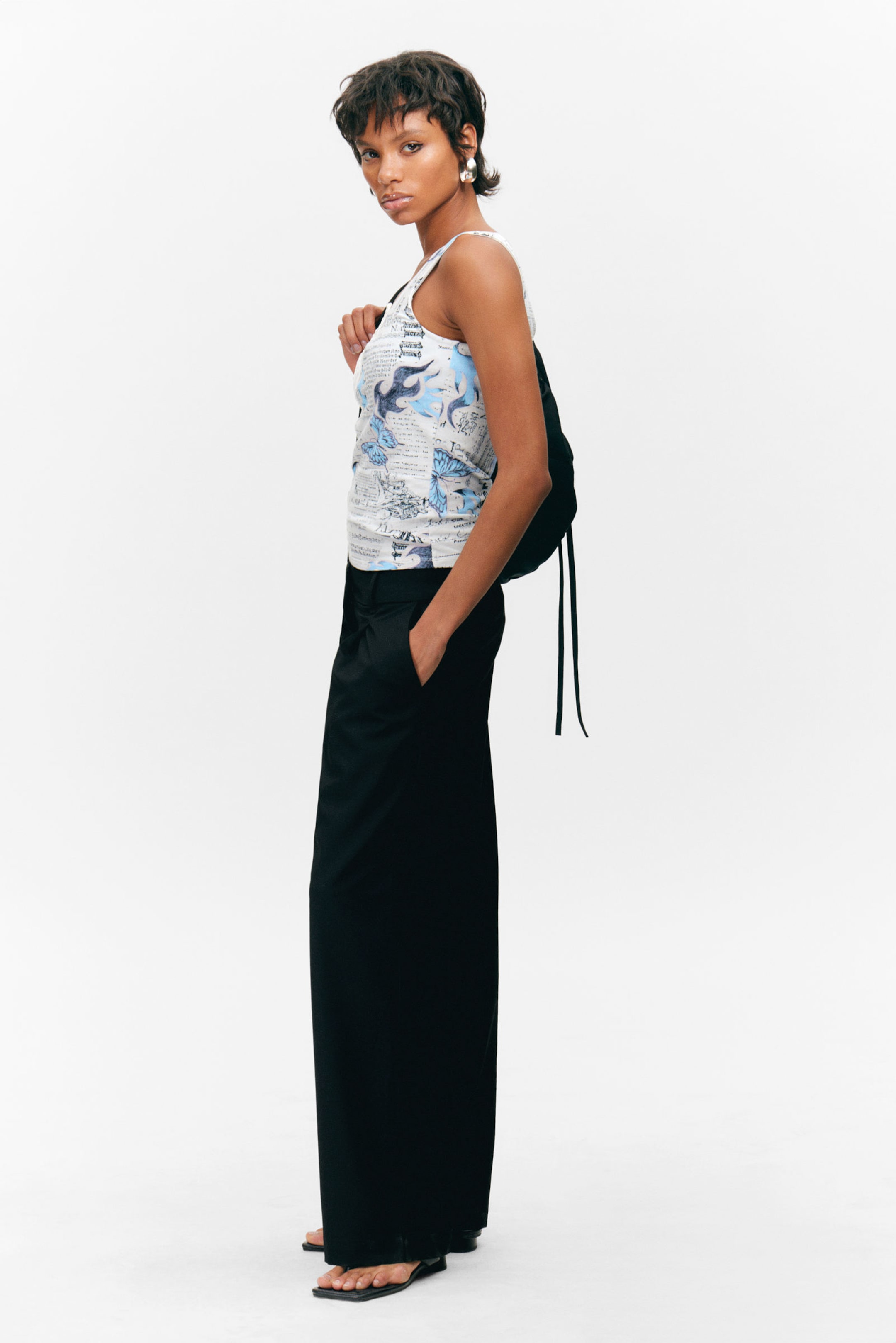 Black - Low waist wide leg tailored trousers - 2