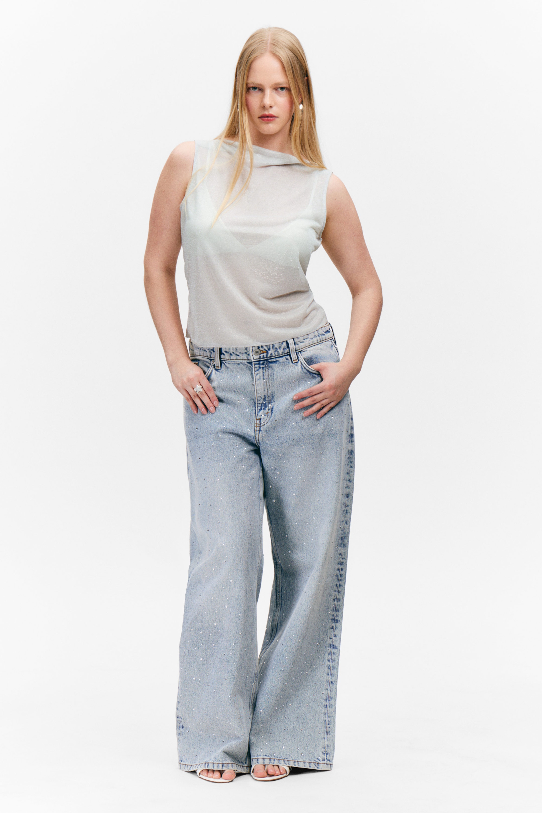 Hellgrau glitzernd - Ärmelloses Tanktop mit U-Boot-Ausschnitt - 1