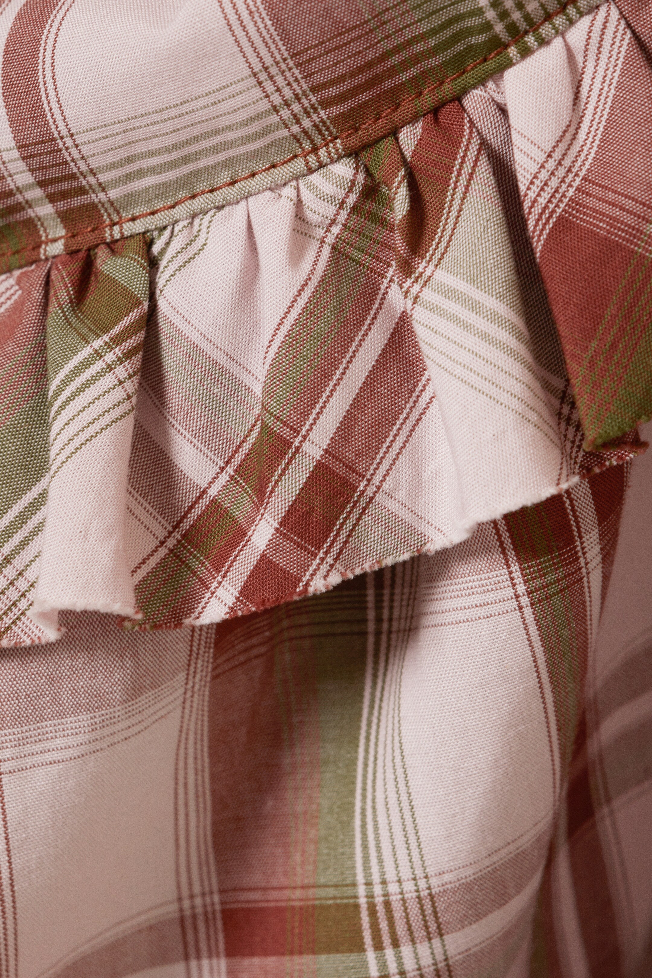 Visa större bild: Maxikjol med volang i bomull - Rutig rosa - DAM | H&M SE 6