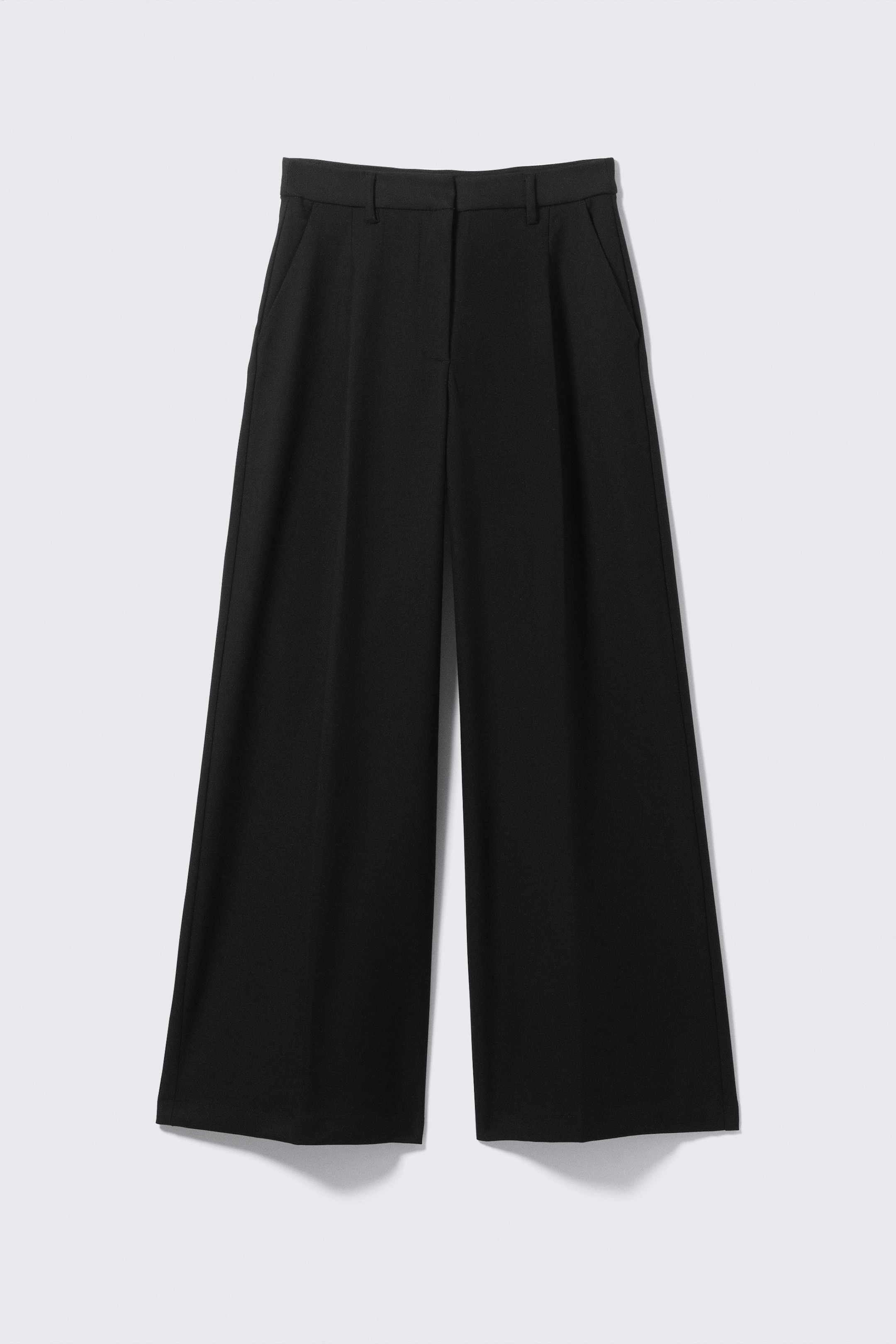 Visa större bild: Vida plisserade kostymbyxor med hög midja - Svart - DAM | H&M SE 5