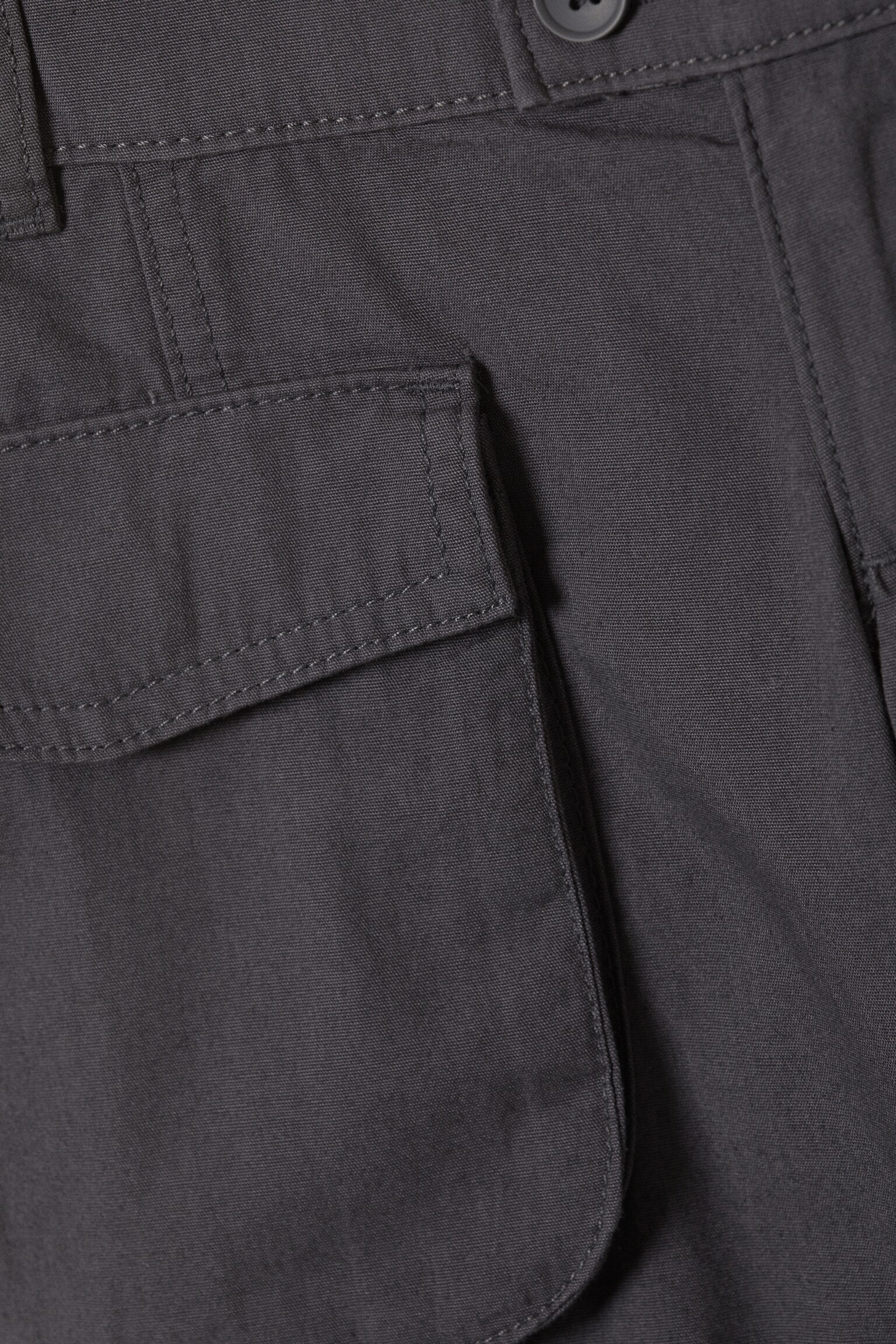 Ultra-Low Rise Cargo Capri Trousers - Dark Grey/Khaki Green - 3