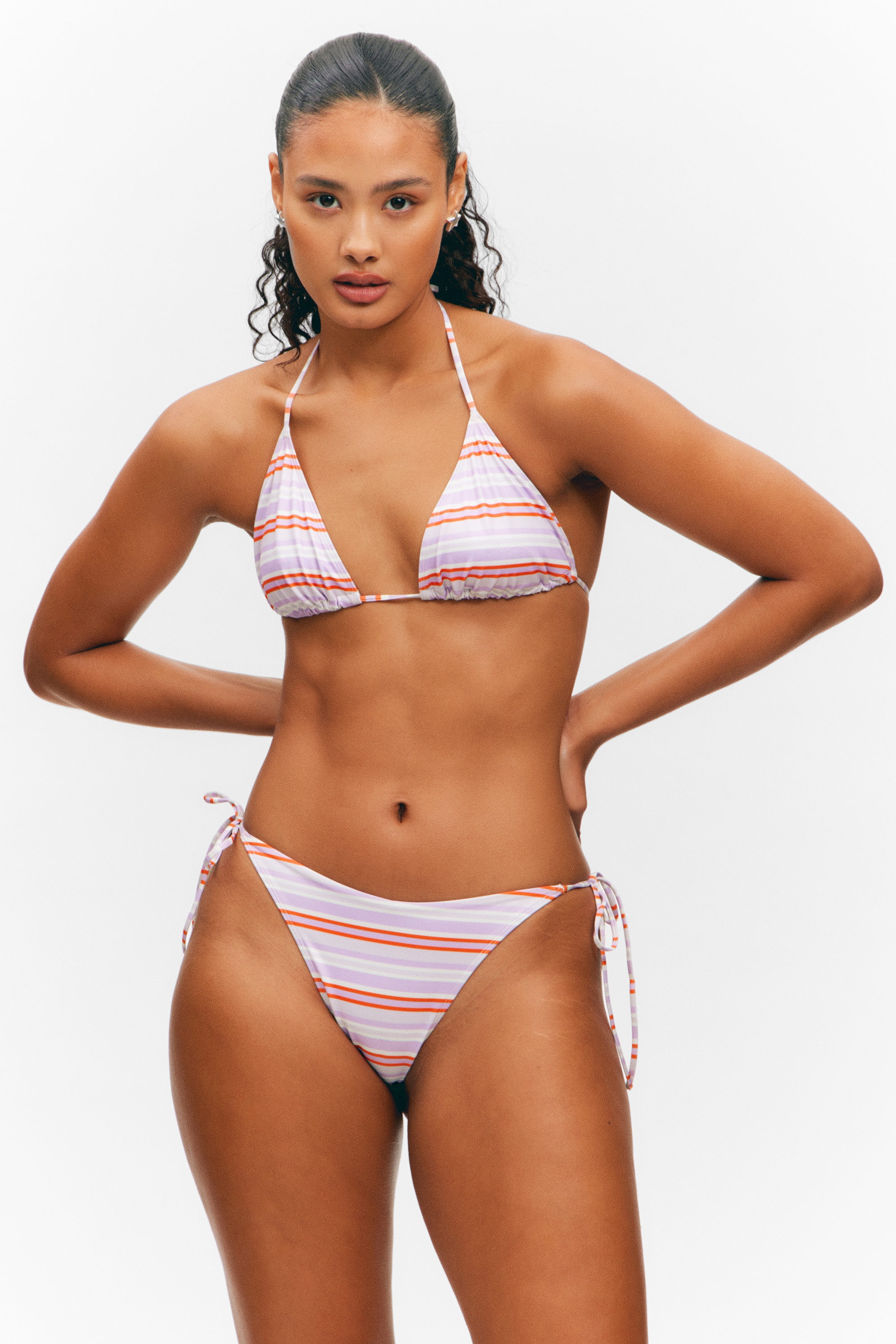 Lila und rote Streifen - Bikinihöschen mit Riemchen und Print - 2