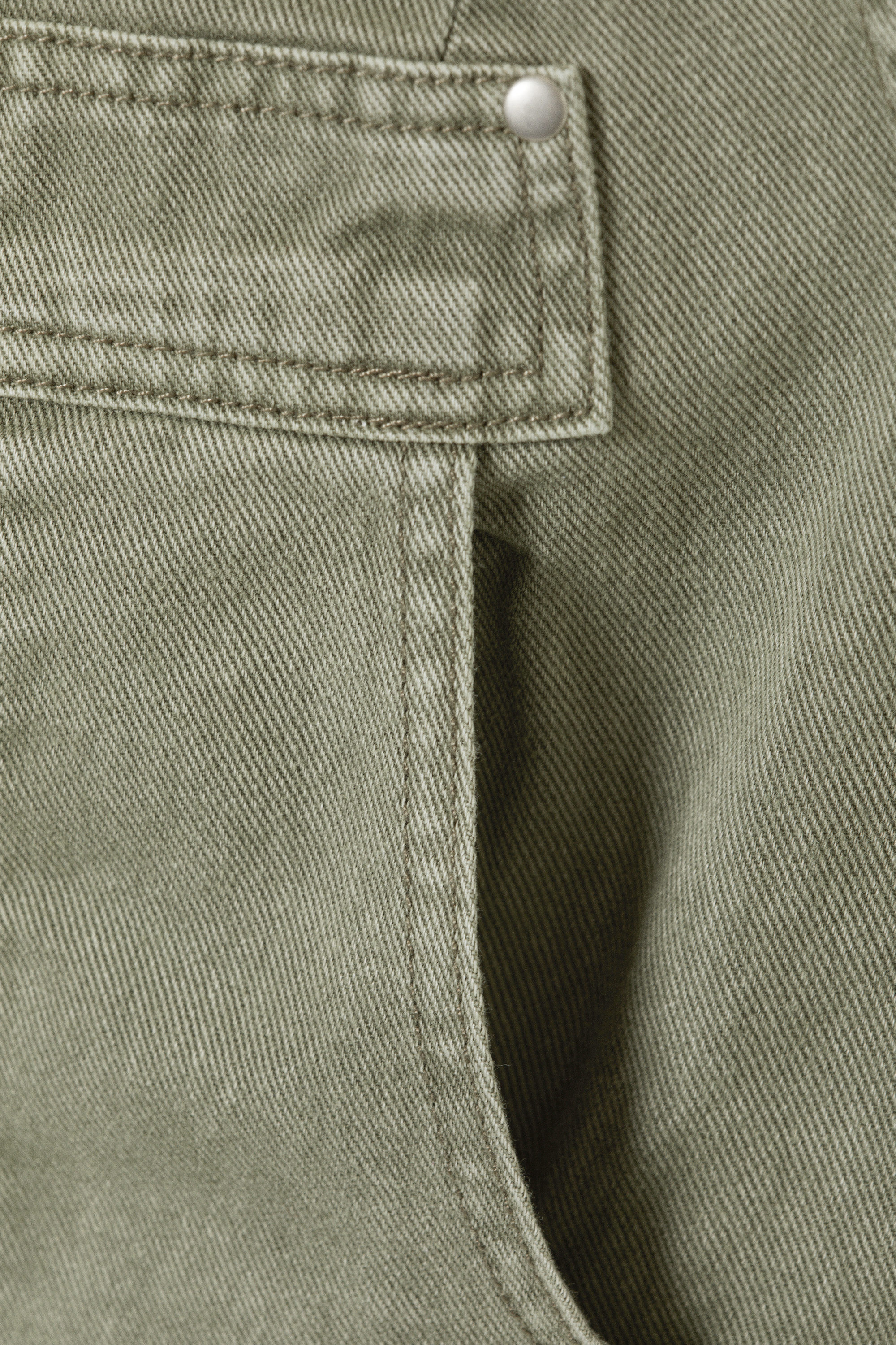 Khakigrün - Ärmelloses Utility-Kleid aus Baumwoll-Twill - 5
