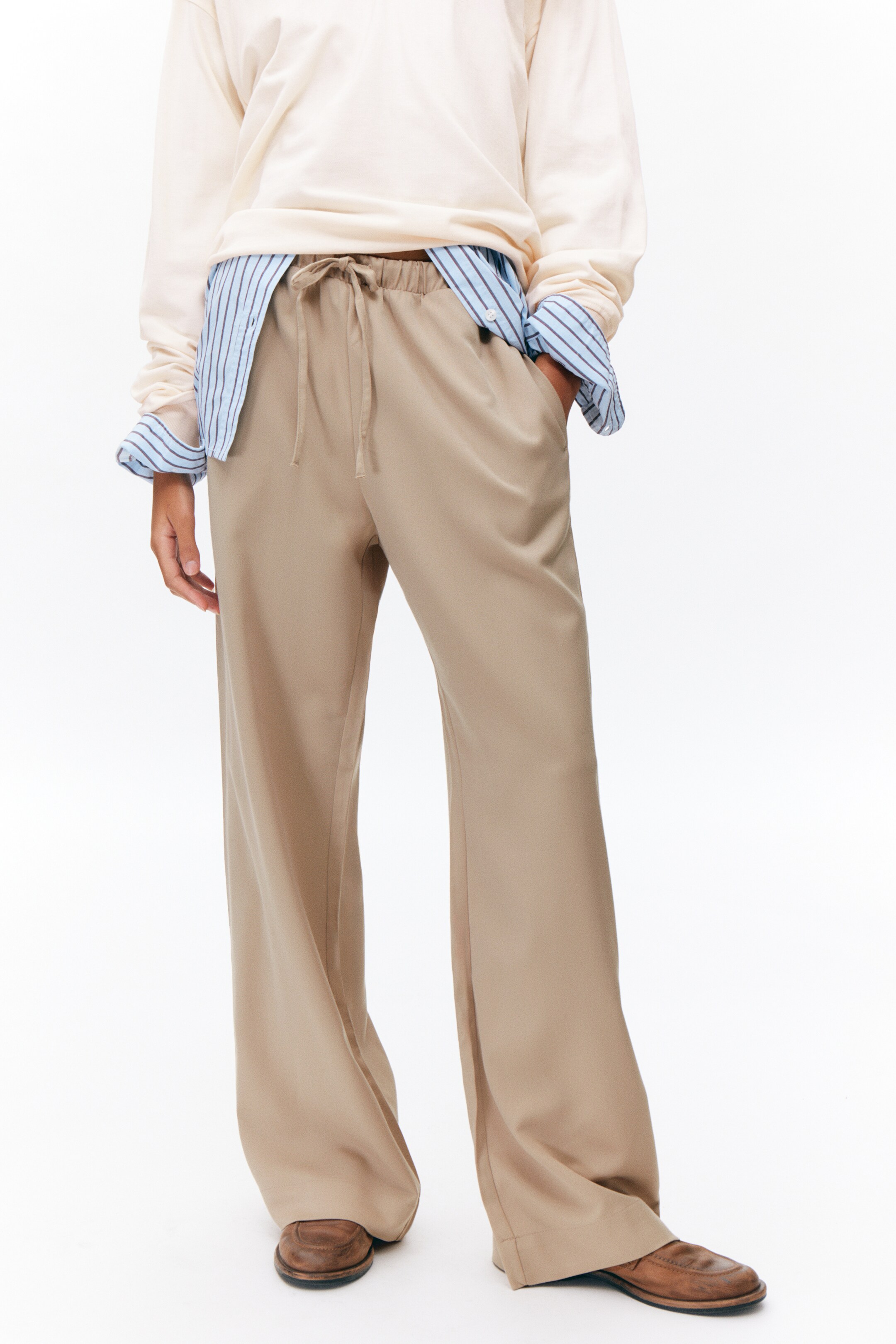 Agrandir l'image: Pantalon habillé décontracté - Beige poudré - FEMME | H&M CH 2
