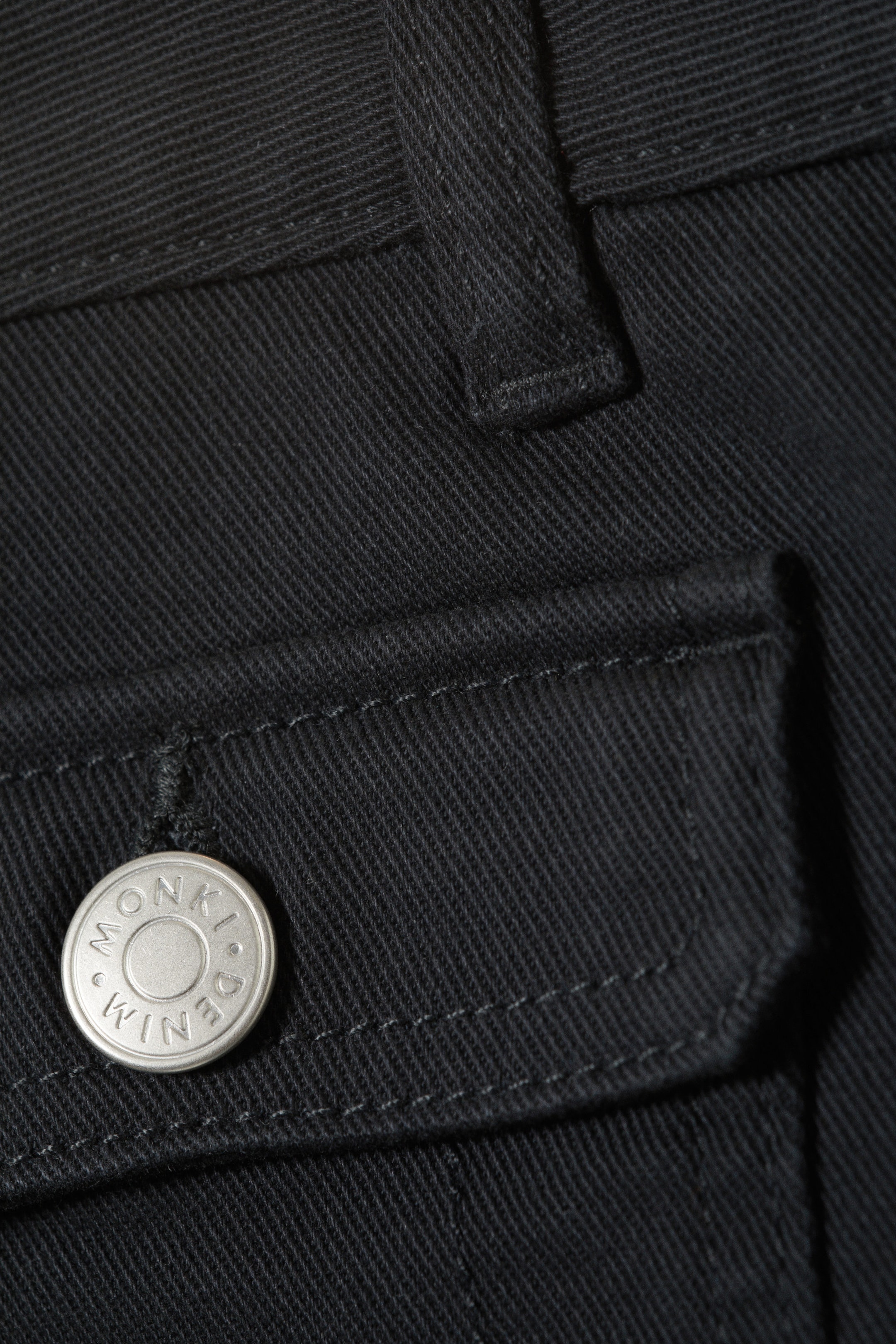 Schwarz - Mini-Shorts mit Utility-Taschen - 5