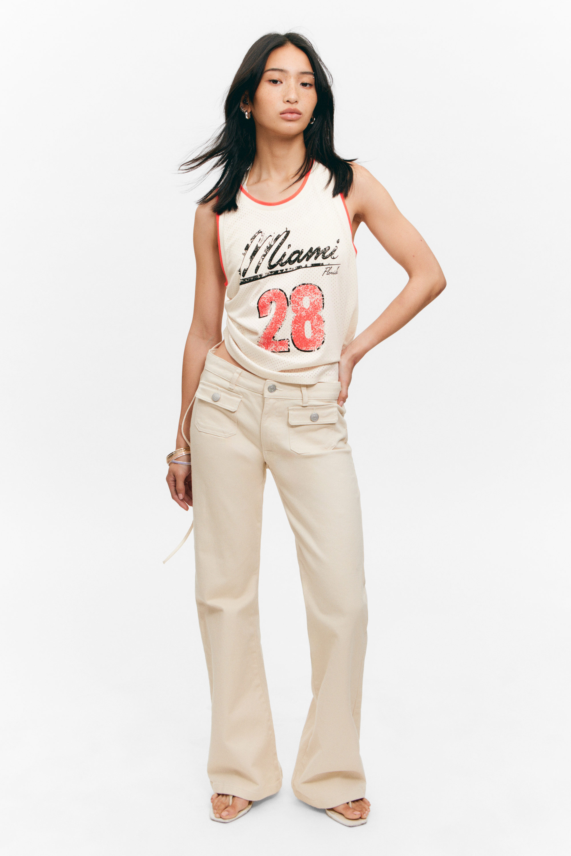 Hellbeige - Niedrig taillierte Bootcut-Hose aus Twill - 1