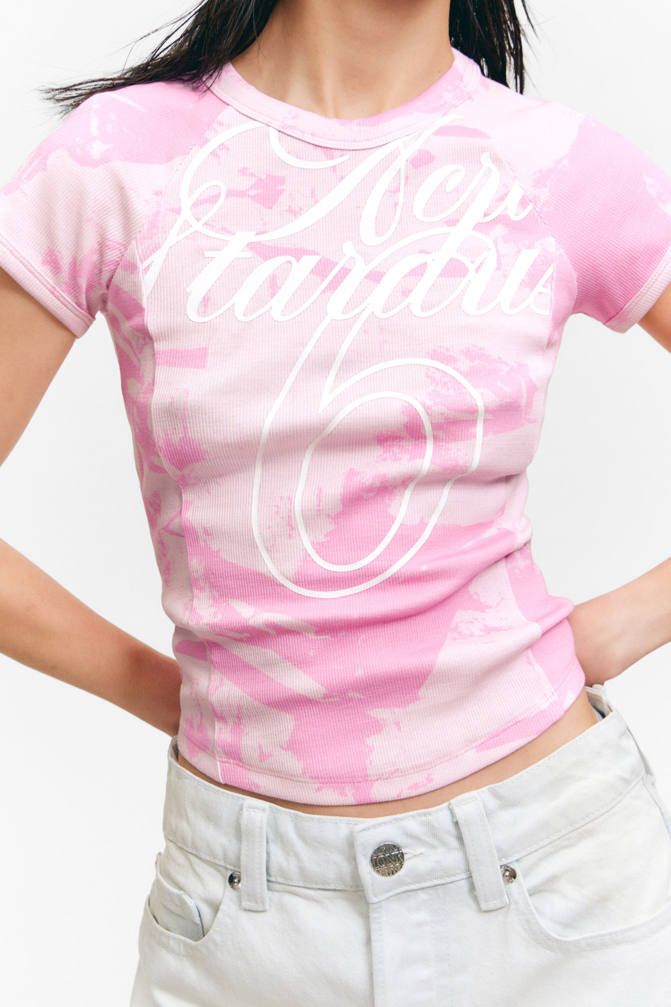 Rosa Sternenstaub - Schmal geschnittenes T-Shirt mit Kontrastnähten - 2