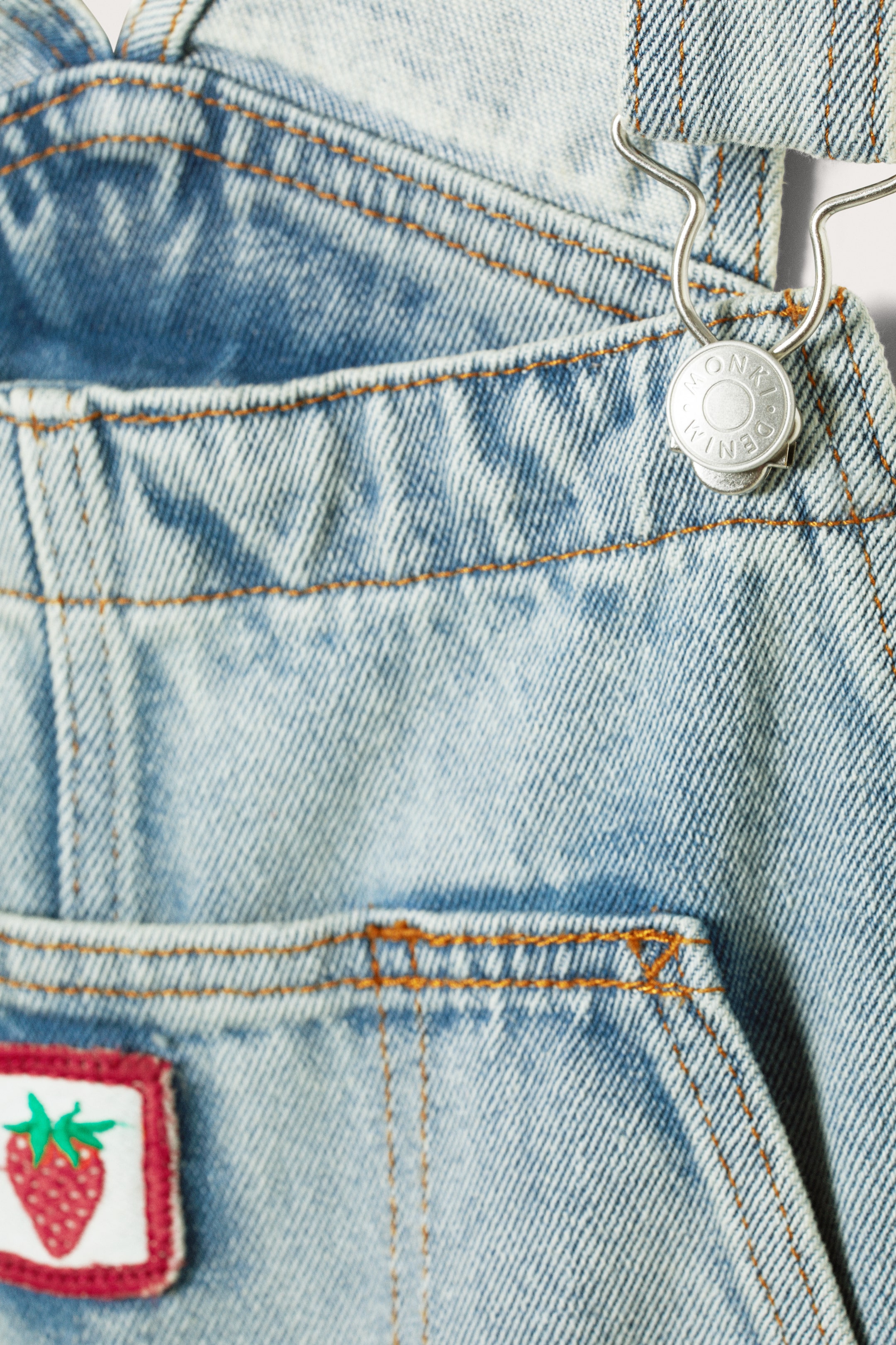 Grösseres Bild ansehen: Bestickte Denim-Latzhose - Weltraumblau - DAMEN | H&M CH 5