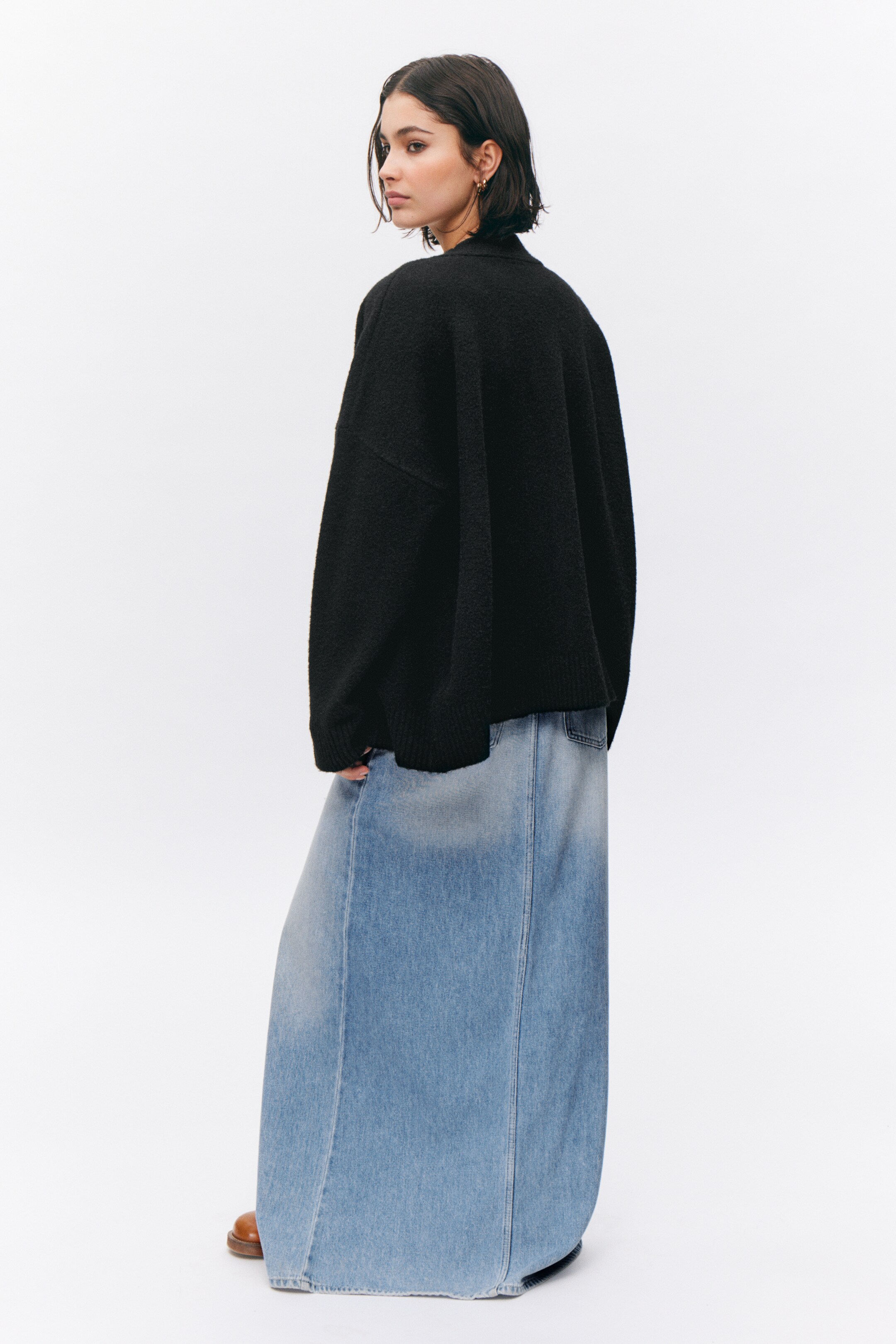 Visa större bild: Stickad kofta med en avslappnad passform - Black - DAM | H&M SE 3