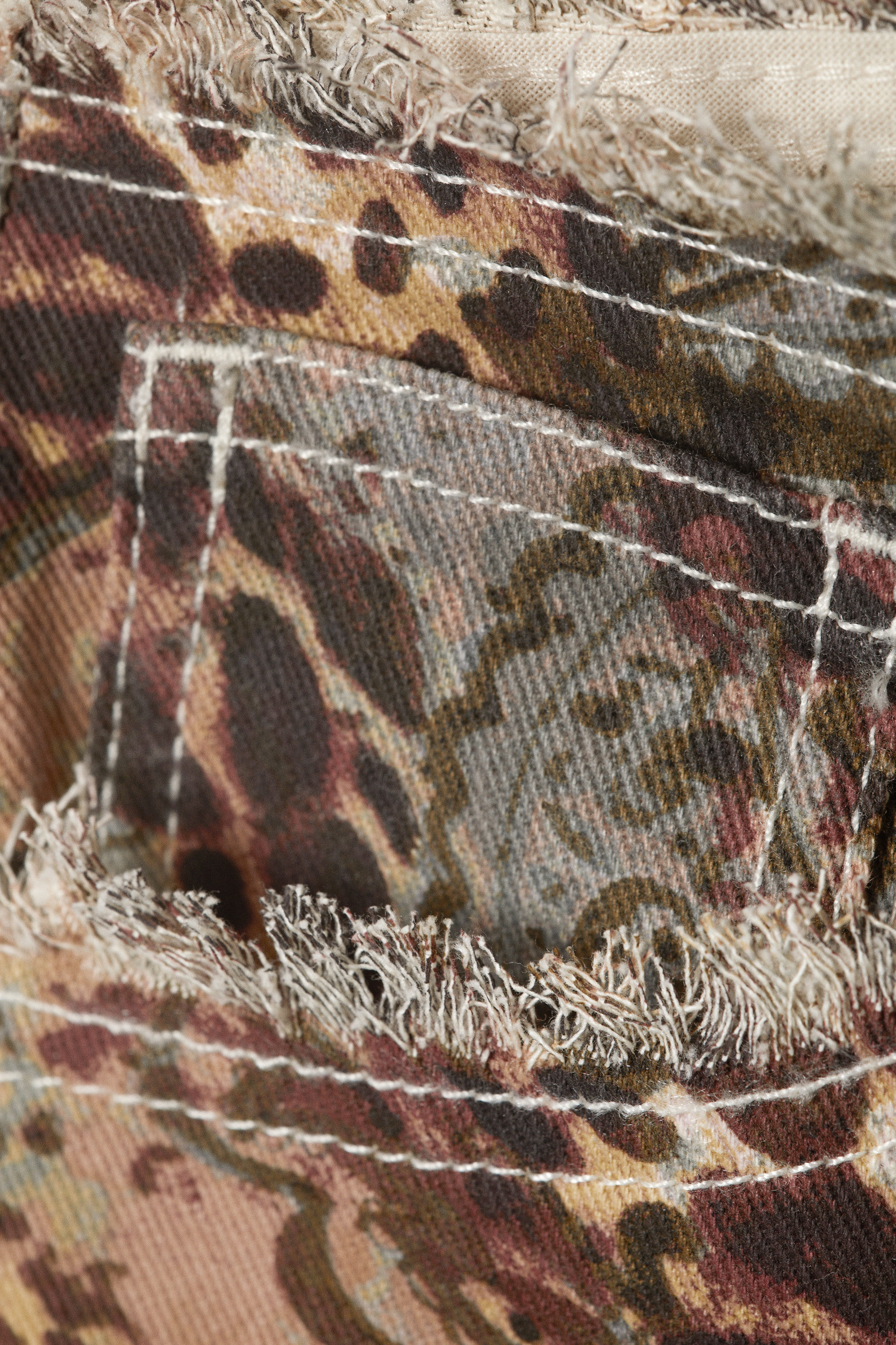 Paisley mönstrad - Lågmidjade byxor i twill med fransiga fållar - 6