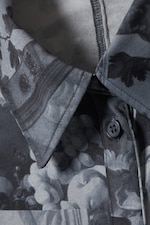 Dunkelgrau - Blumen-Collage - Bedrucktes Hemd mit Knopfleiste im Slim Fit - 5