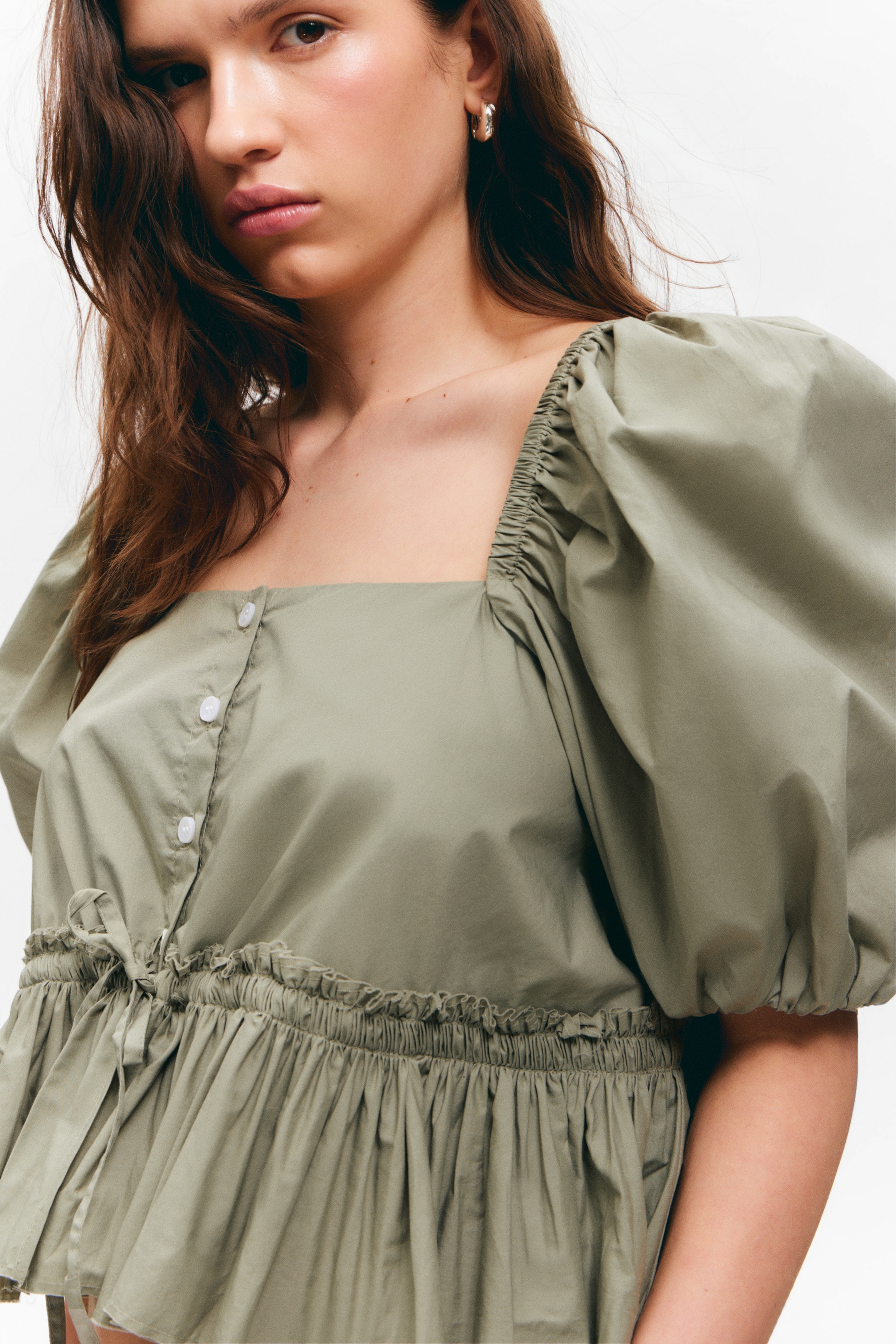 Ver imagen más grande: Blusa de popelina de algodón con volantes - Verde caqui - MUJER | H&M ES 3