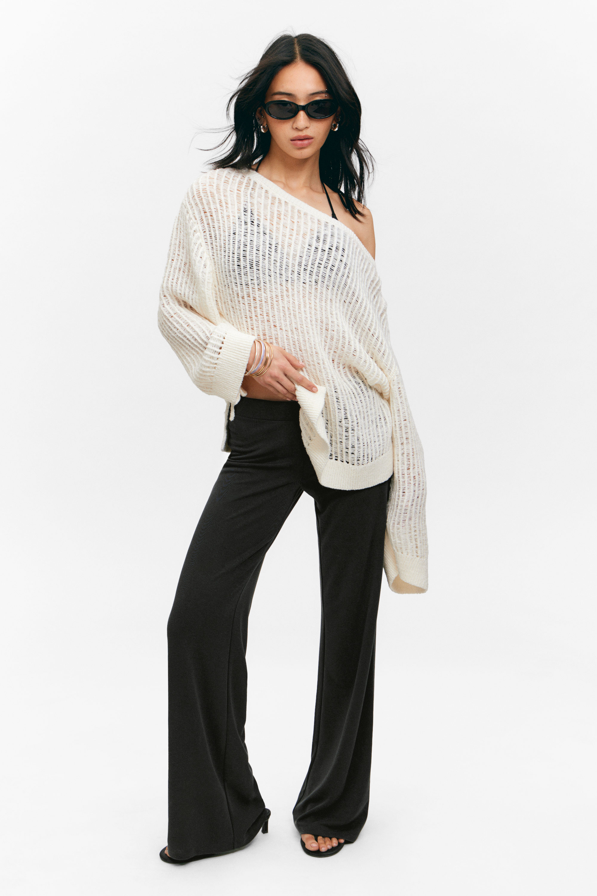 Black - Soft Low Waisted Leggings - 1