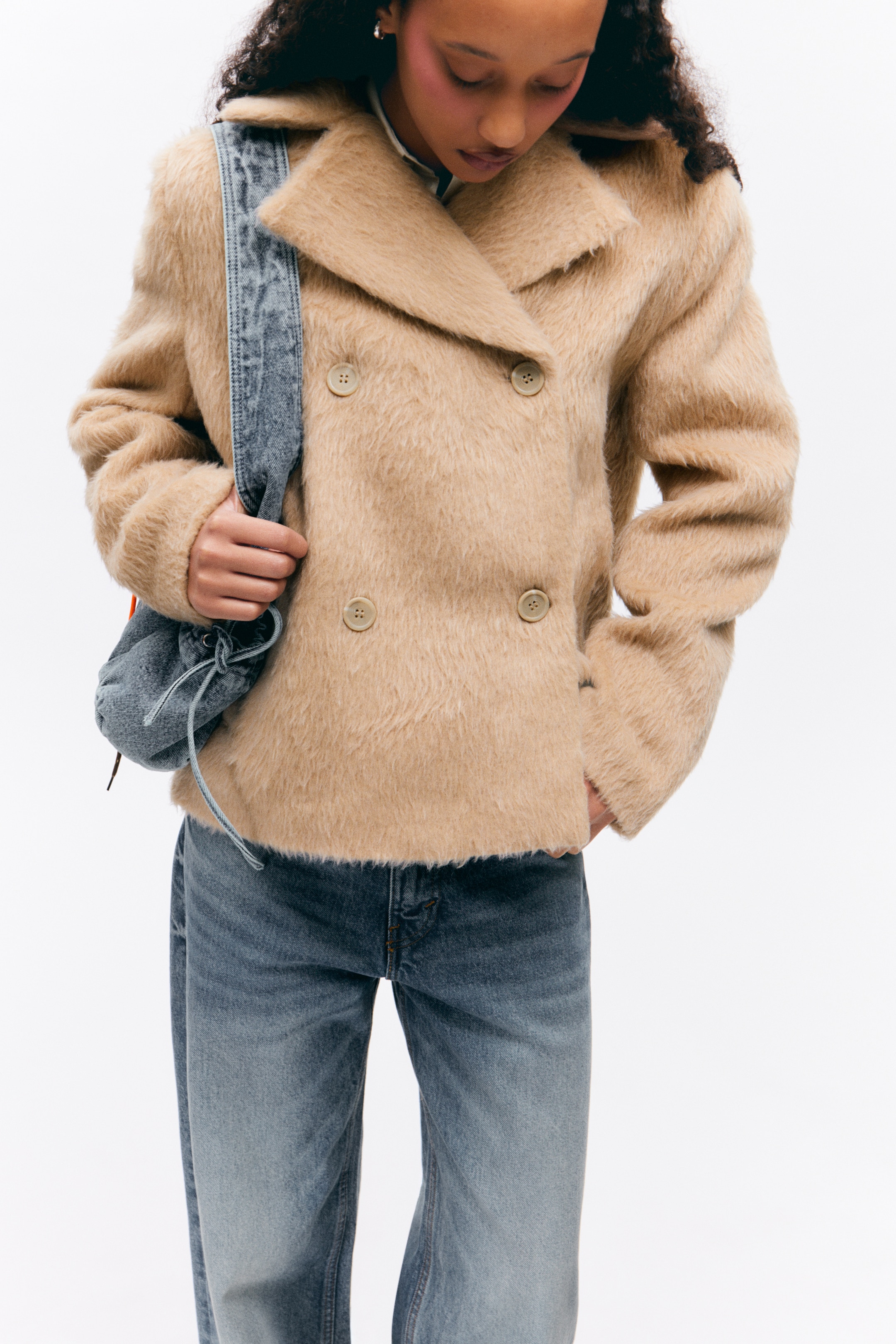 Agrandir l'image: Veste croisée décontractée en maille poilue - Beige - FEMME | H&M CH 2