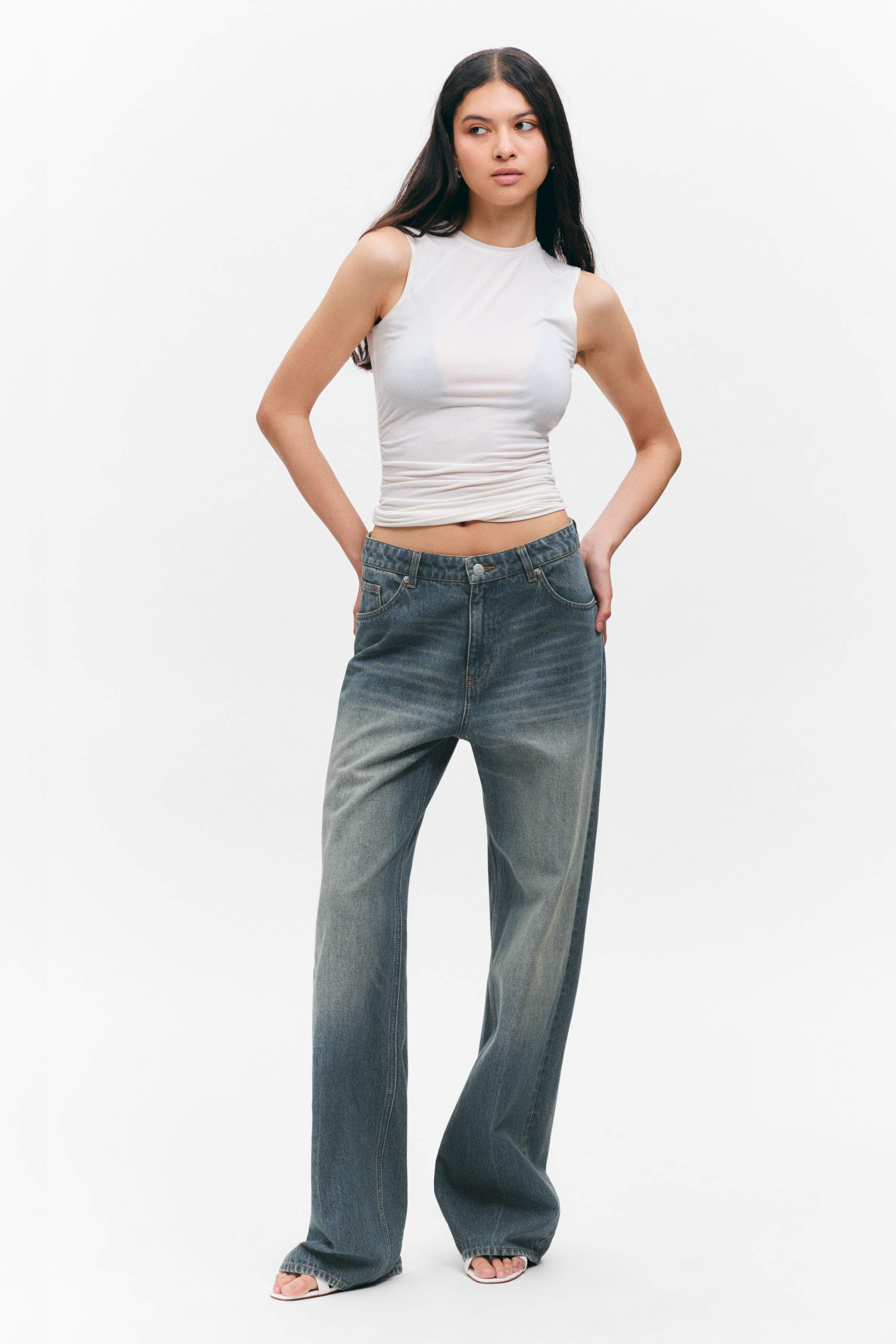 Naoki Low Loose Jeans - Nikki Blue