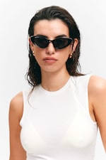Schwarz - Schwarze Gläser - Cat-Eye-Sonnenbrille mit geschwungenen Bügeln - 0
