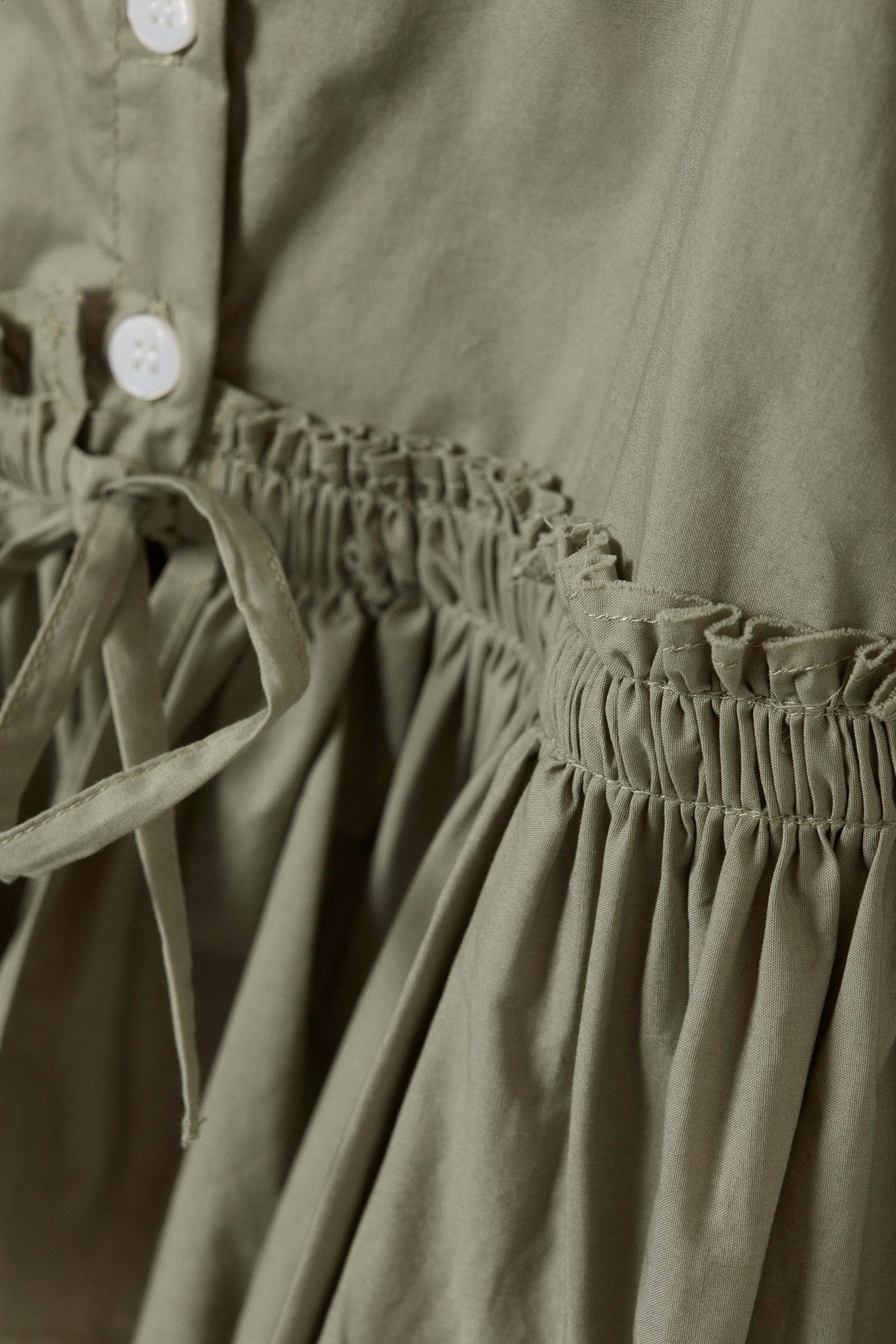 Ver imagem maior: Blusa de popelina de algodão peplum - Verde caqui - SENHORA | H&M PT 6