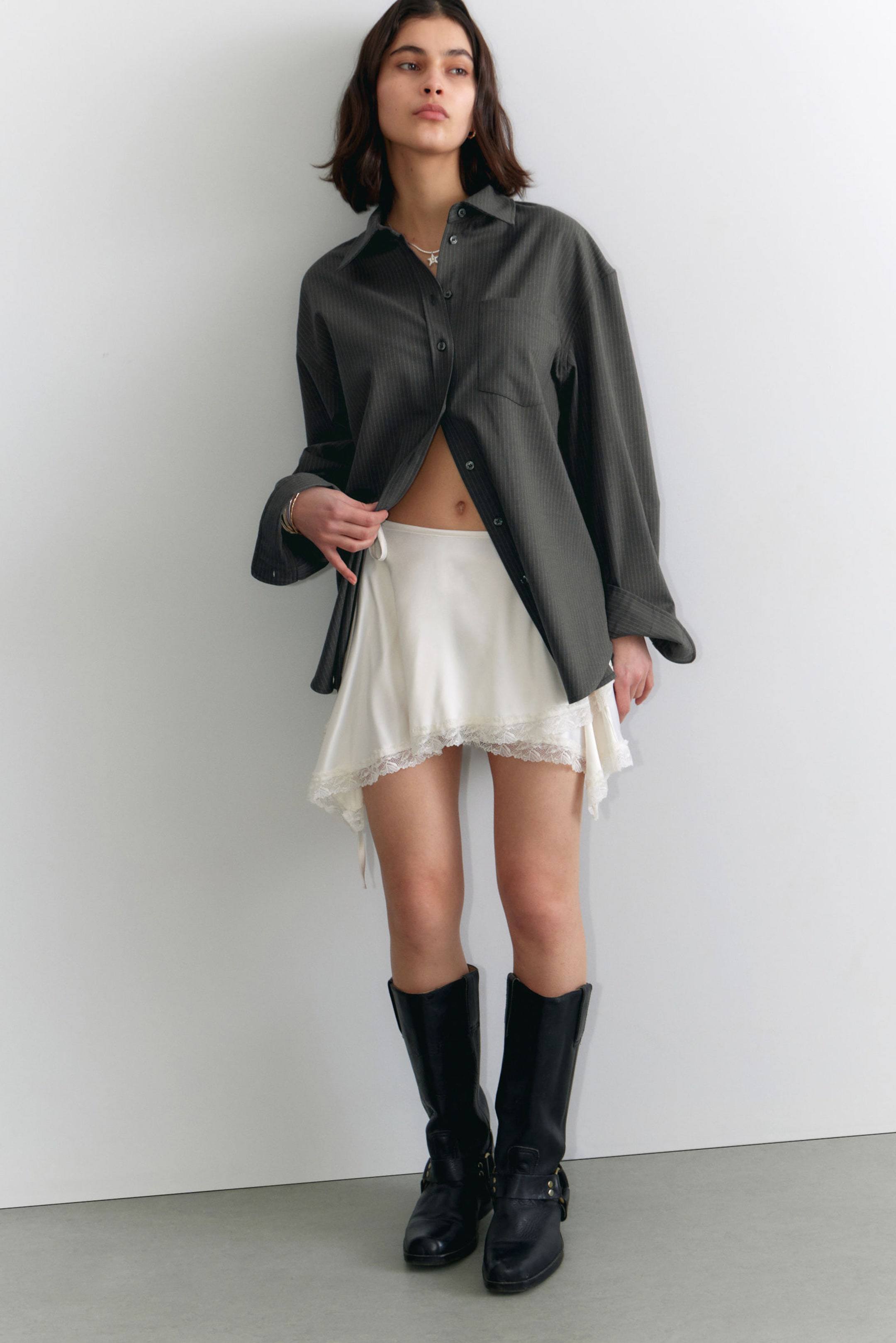 Pinstriped Dark Grey - Long-Sleeved Oversized Poplin Shirt - 0