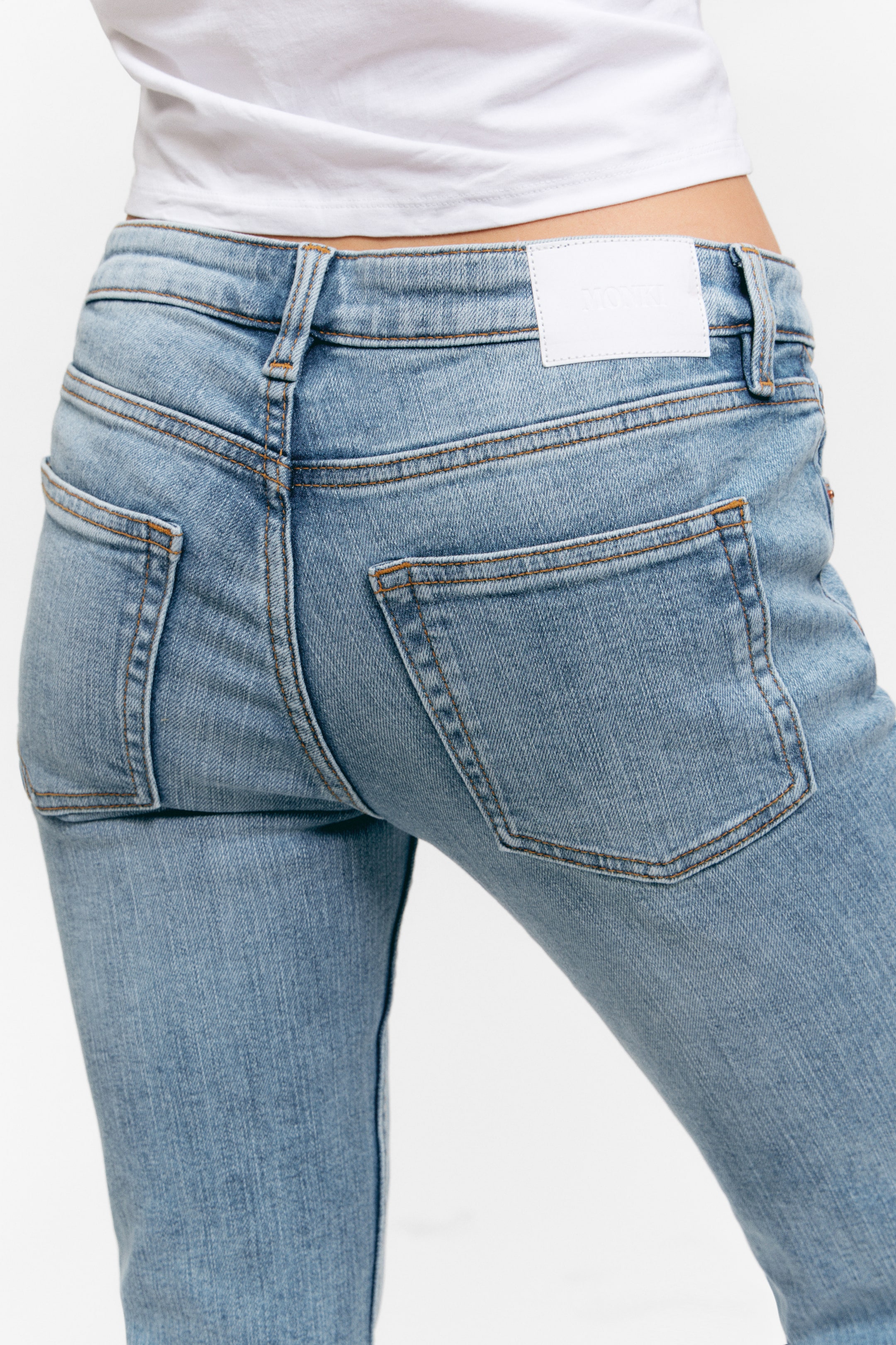 Zobrazit větší obrázek: Katsumi Low Waist Flared Jeans - Fresh Blue - ŽENY | H&M CZ 4