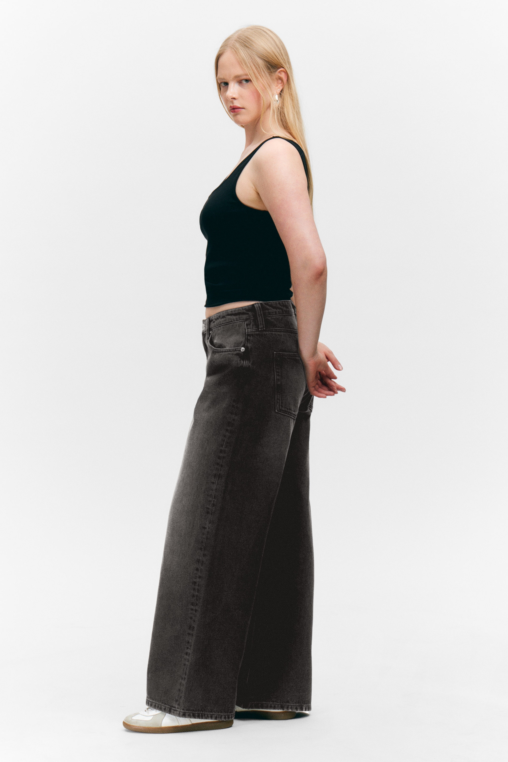 Verwaschenes Schwarz - Weite Jeans "Paz" mit mittlerer Bundhöhe - 2