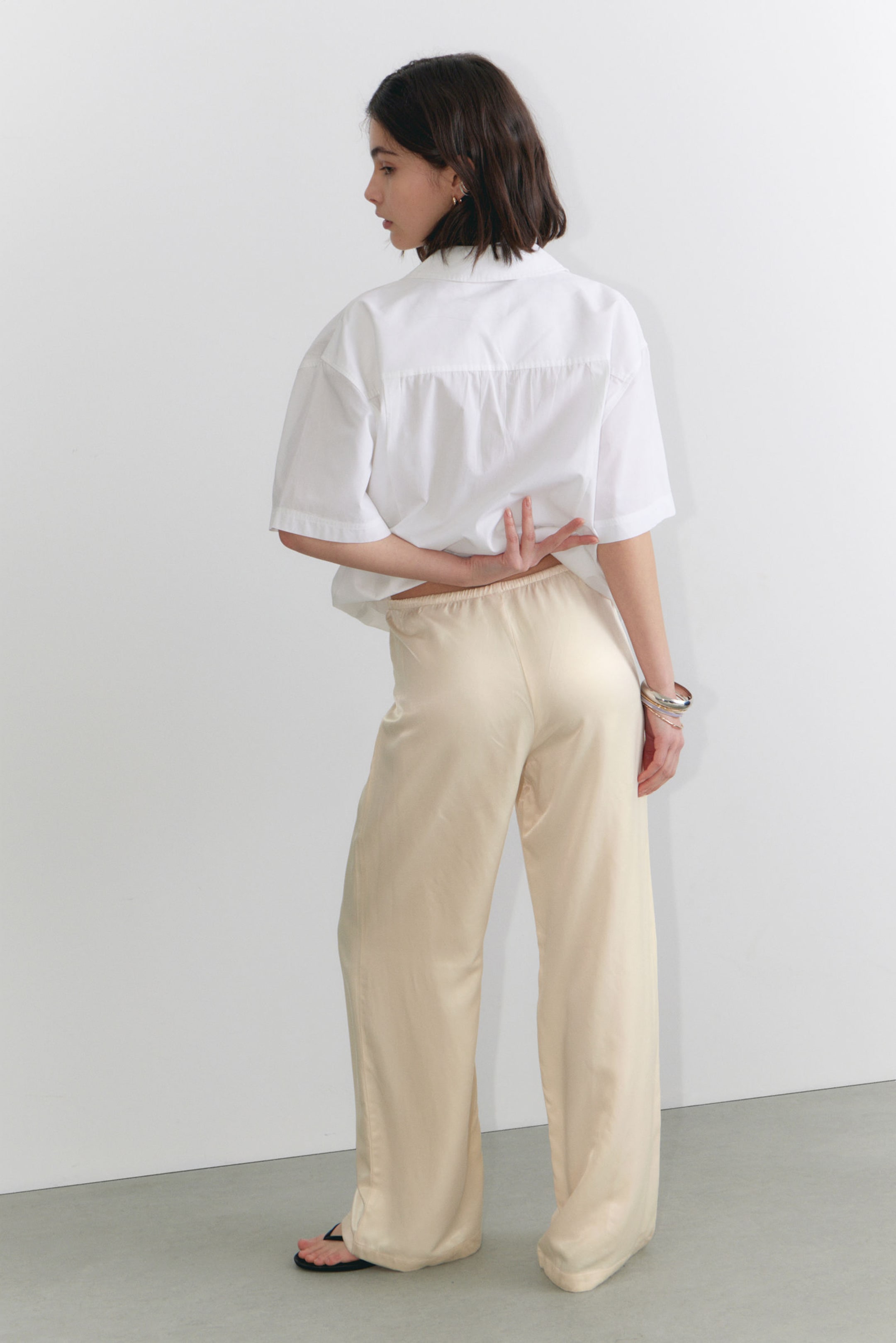Dusty White - Low-Rise Relaxed Pull-on Trousers - 2