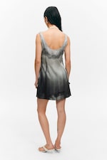 Trompe-l'œil lace print - Short Printed Tank Dress - 4