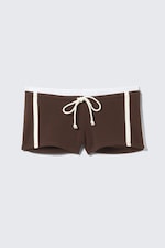 Mörkbrun - Hotpants med kontrastkant - 0