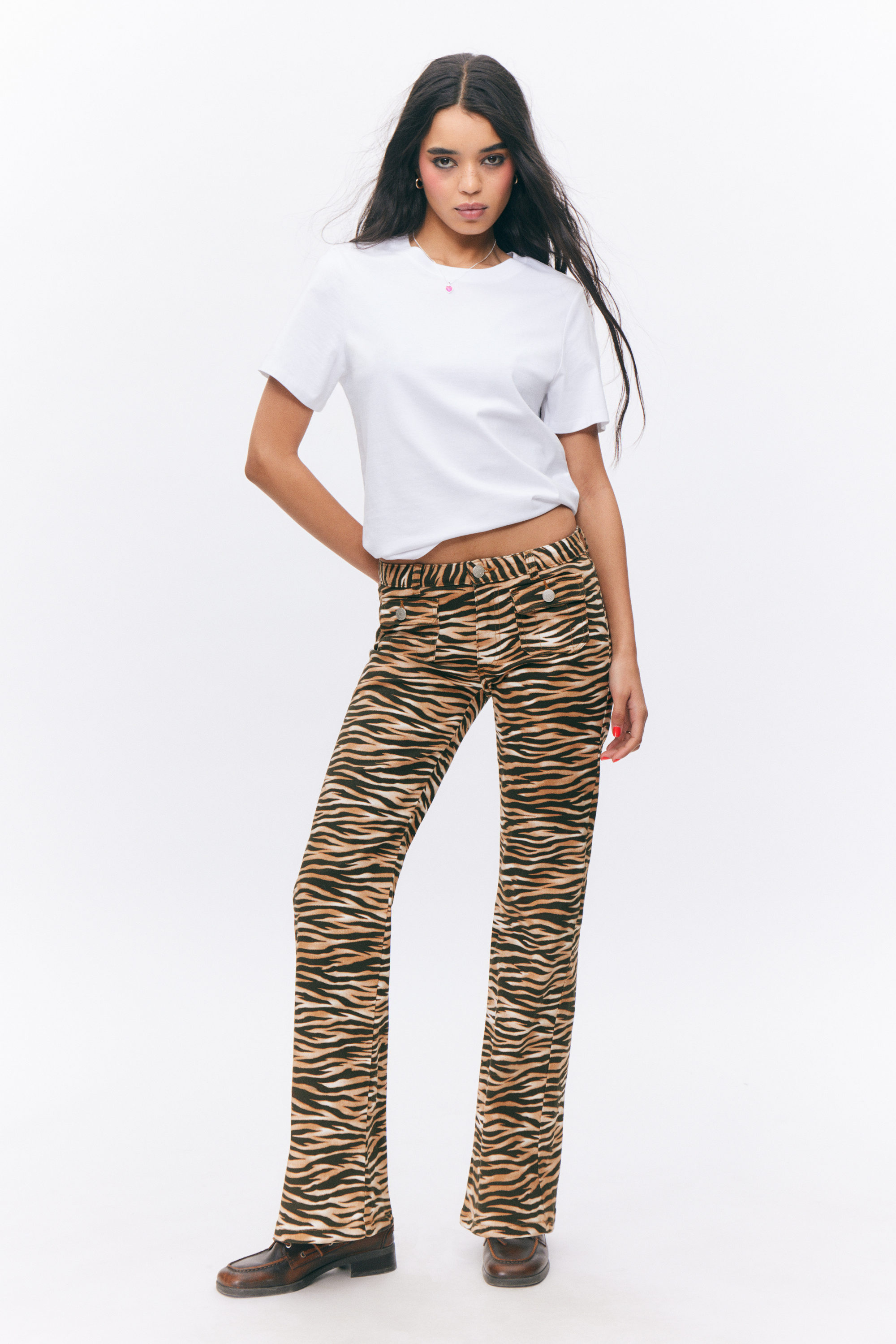 Tigerstreifen - Niedrig taillierte Bootcut-Hose aus Twill - 0